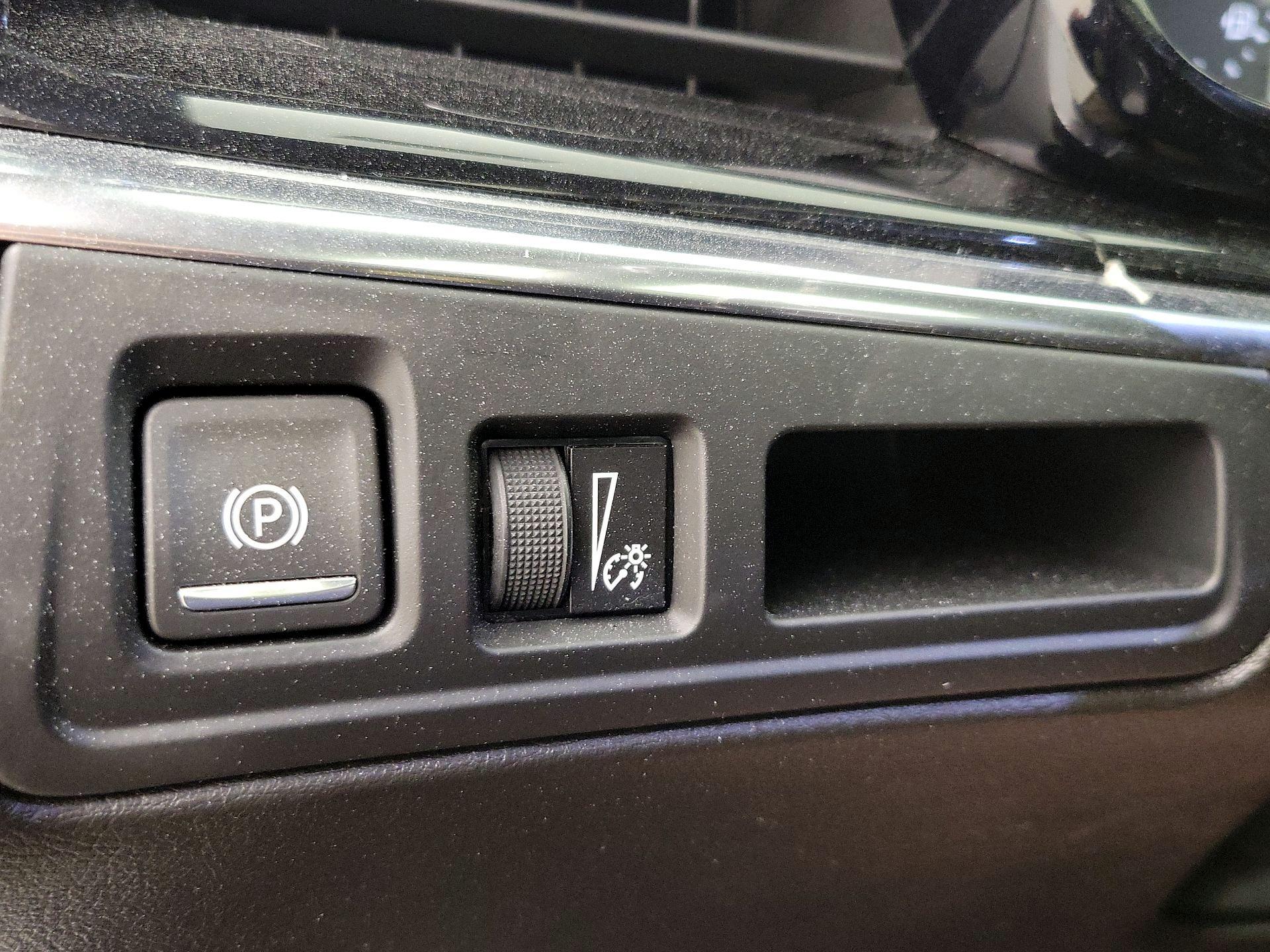 Thumbnail: 2020 Cadillac XT6 - 13