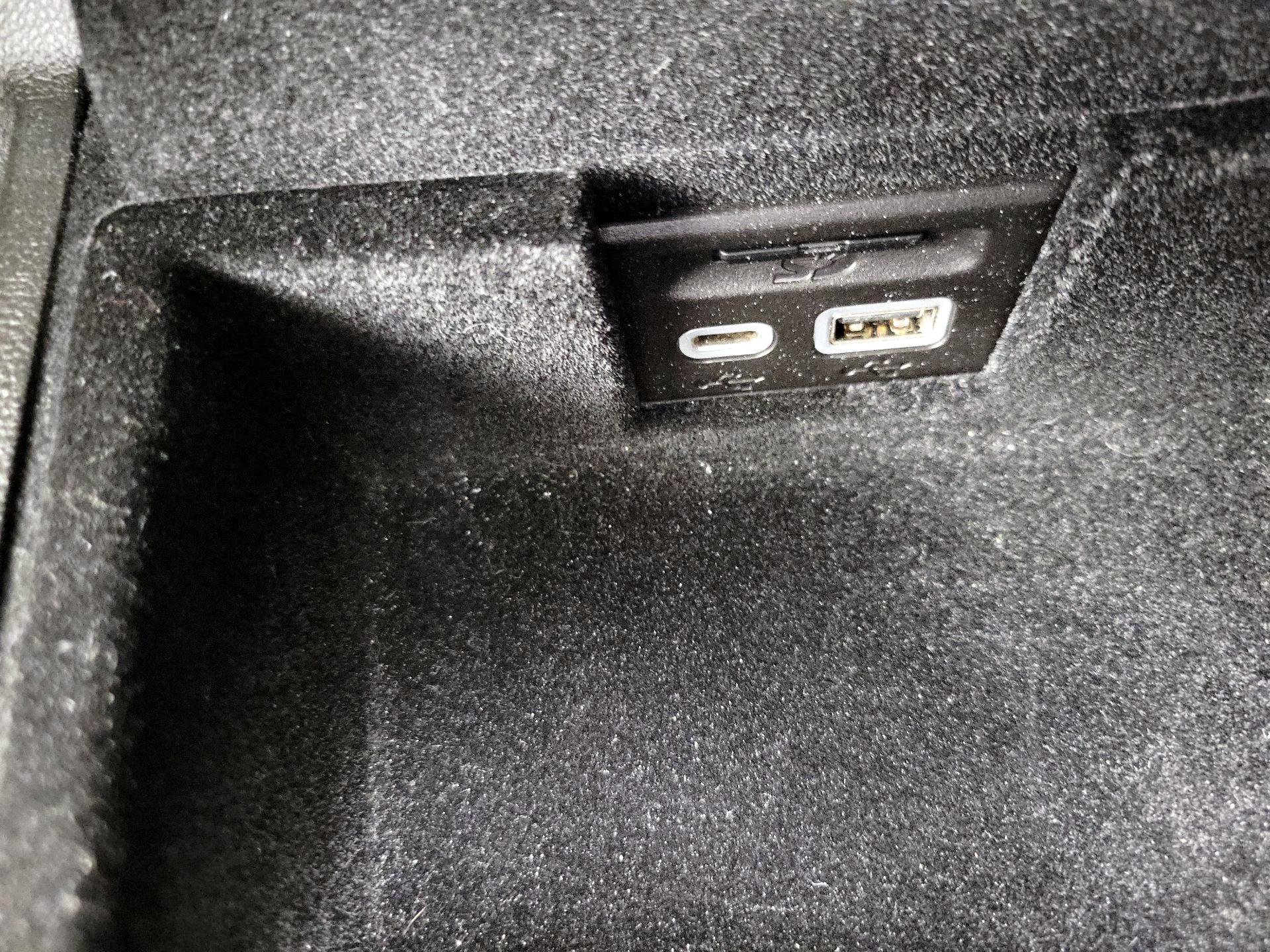 Thumbnail: 2020 Cadillac XT6 - 19