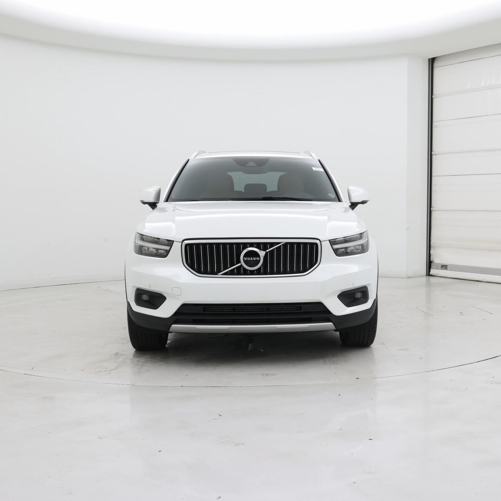 Thumbnail: 2022 Volvo XC40 - 5