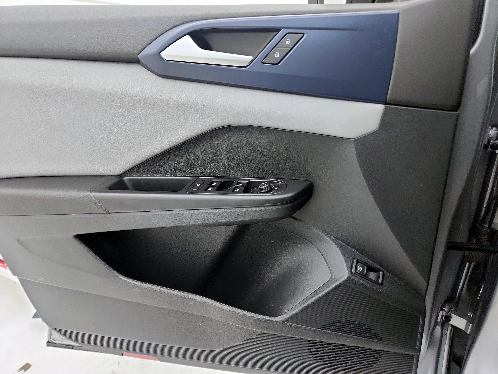 Thumbnail: 2023 Volkswagen Taos - 12