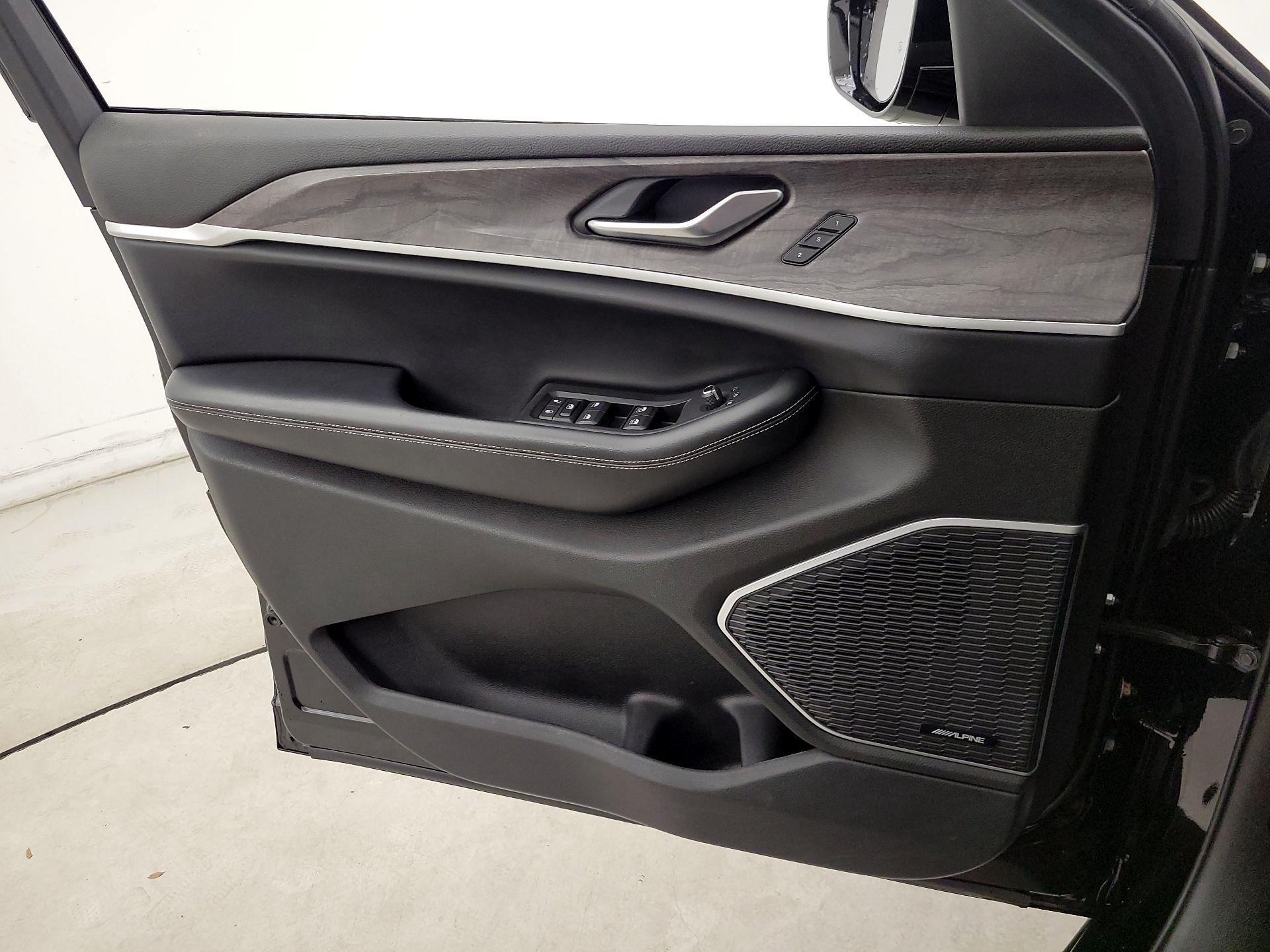 Thumbnail: 2022 Jeep Grand Cherokee - 12
