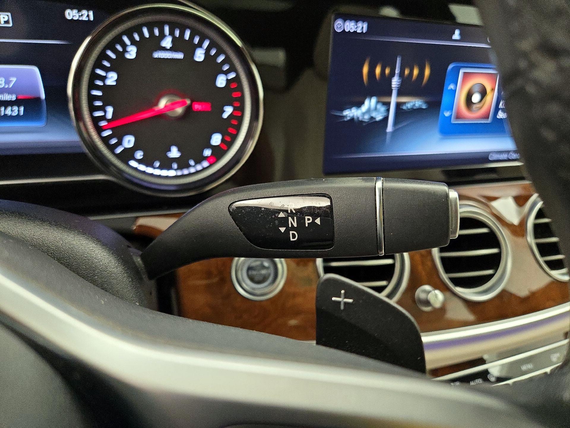 Thumbnail: 2019 Mercedes-Benz E-Class - 18