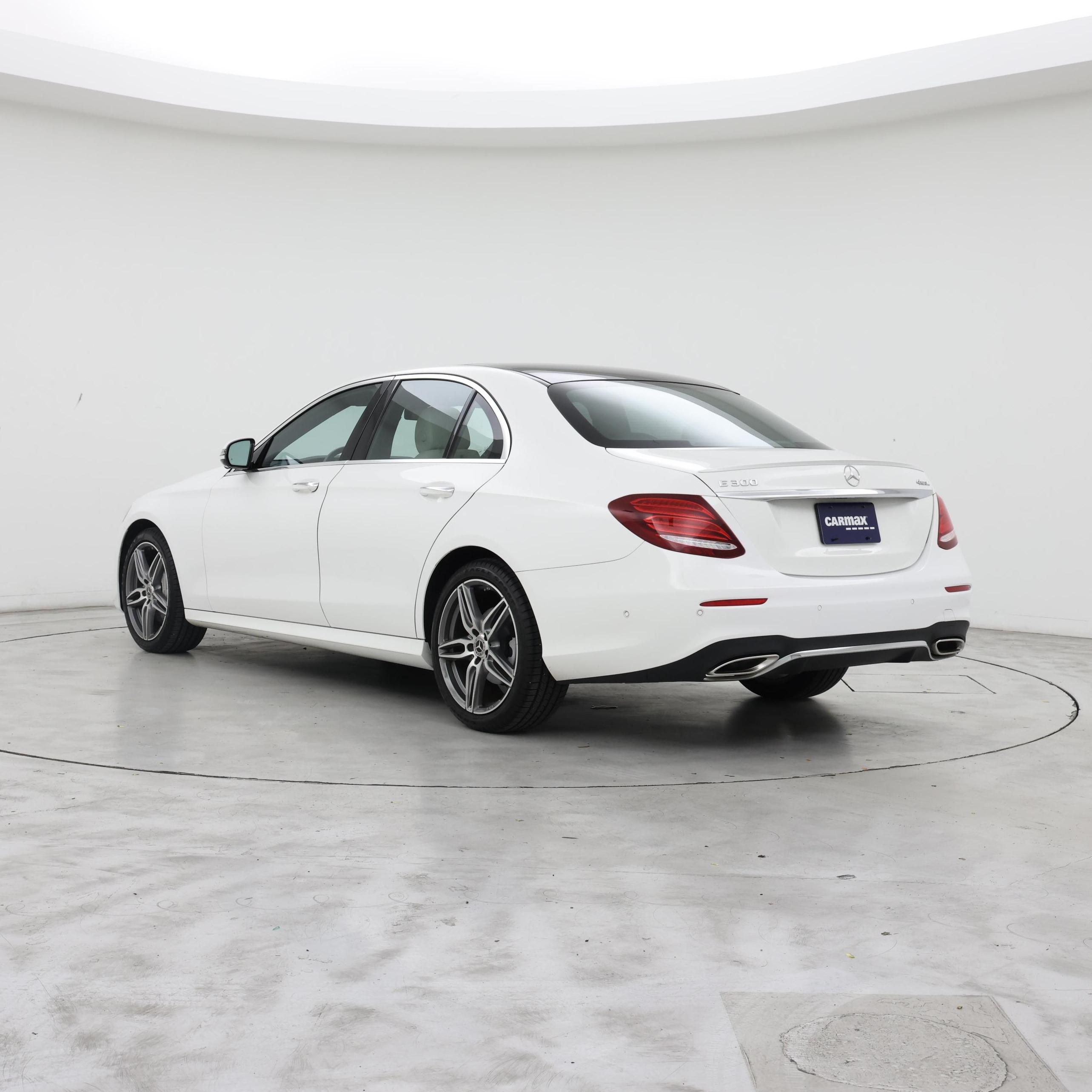 Thumbnail: 2019 Mercedes-Benz E-Class - 2