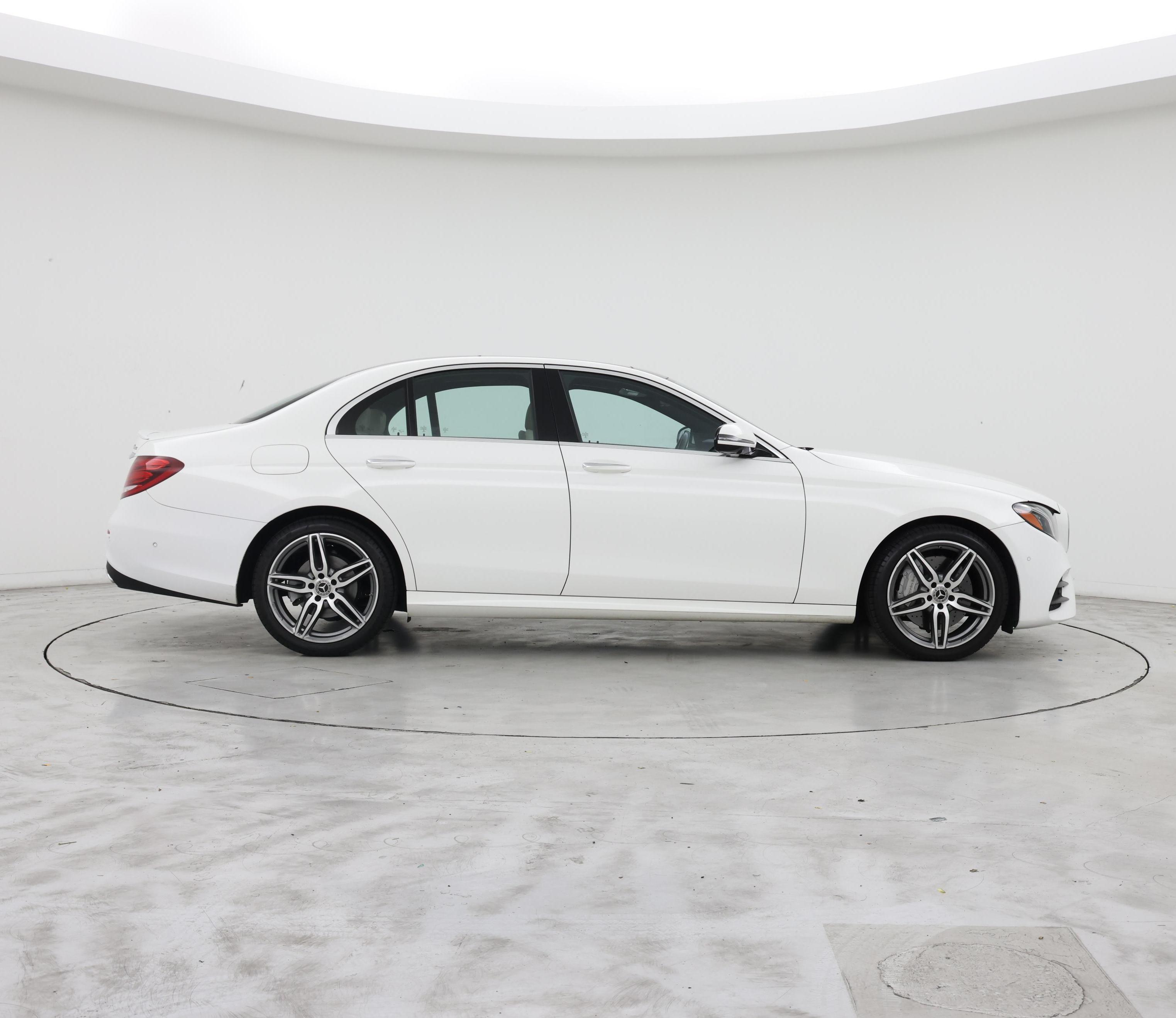 Thumbnail: 2019 Mercedes-Benz E-Class - 7