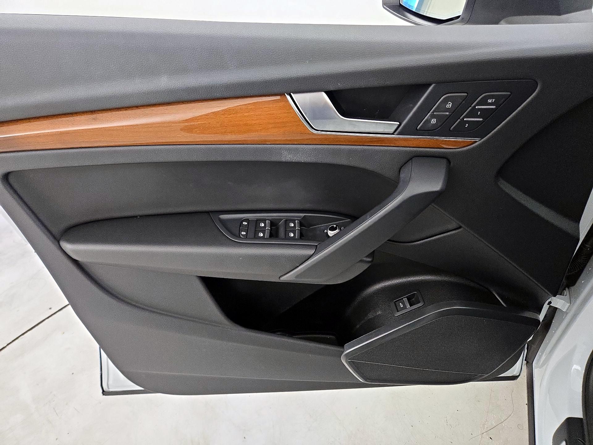 Thumbnail: 2023 Audi Q5 - 12