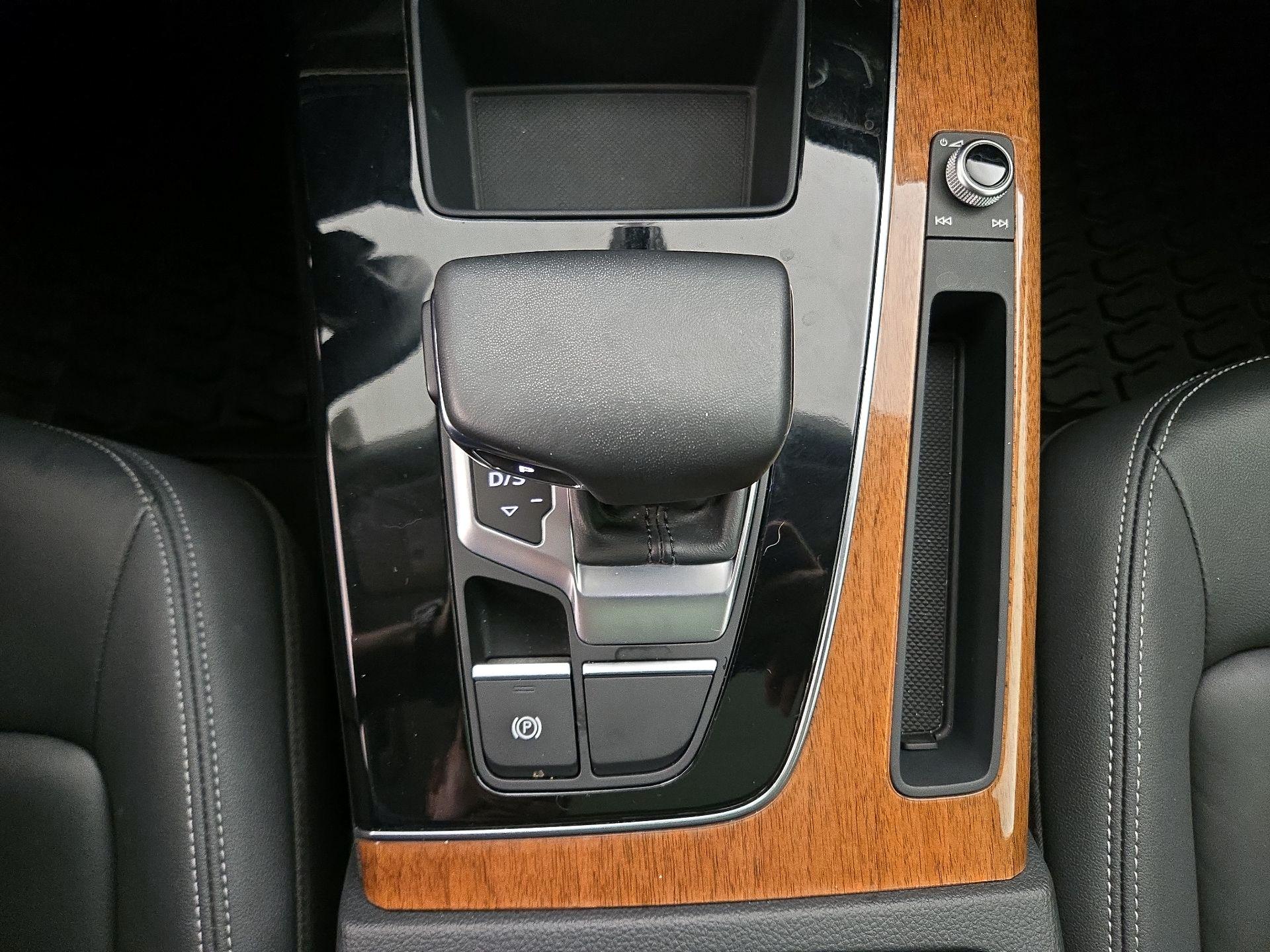 Thumbnail: 2023 Audi Q5 - 17