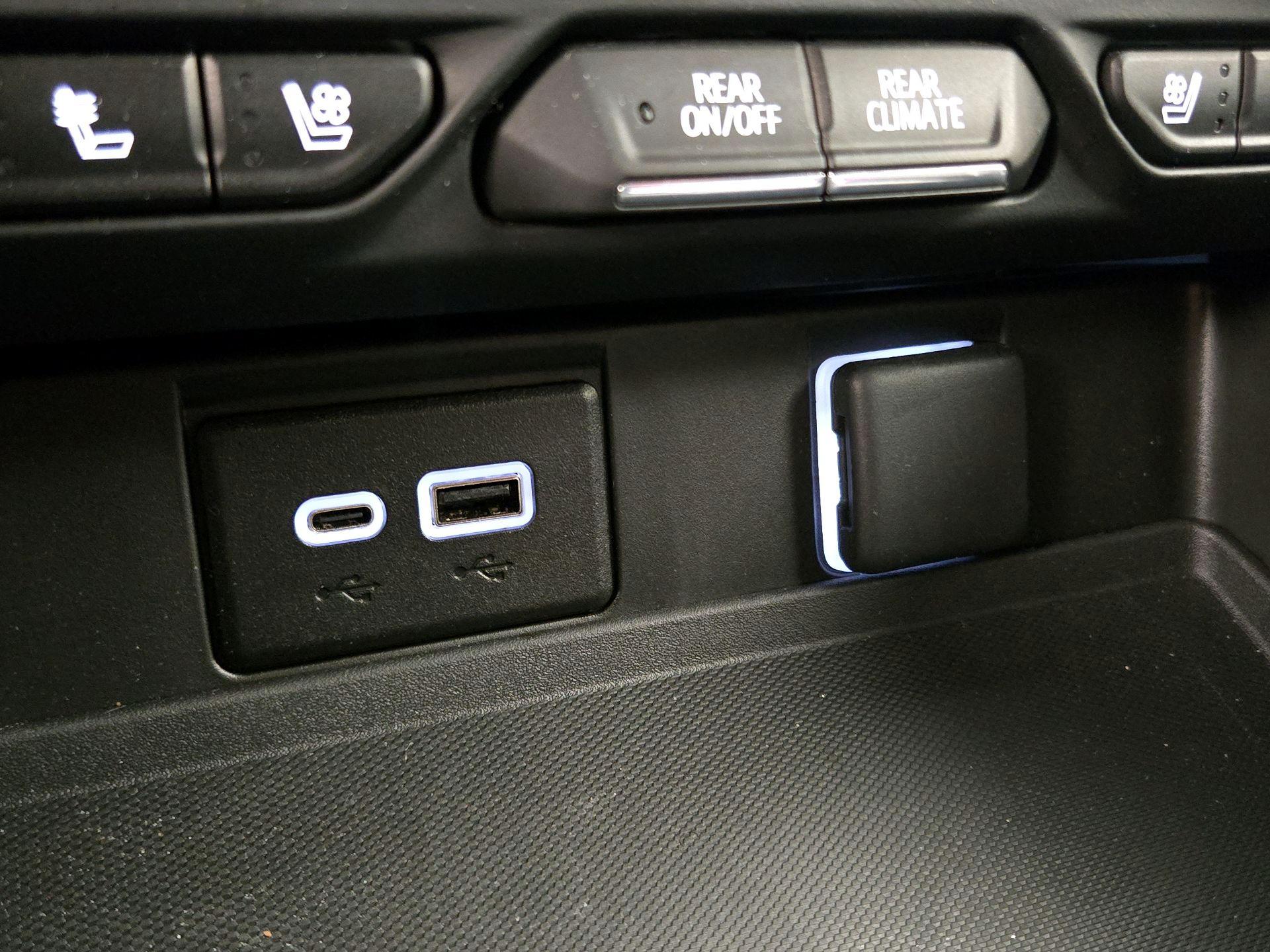 Thumbnail: 2024 GMC Yukon XL - 18