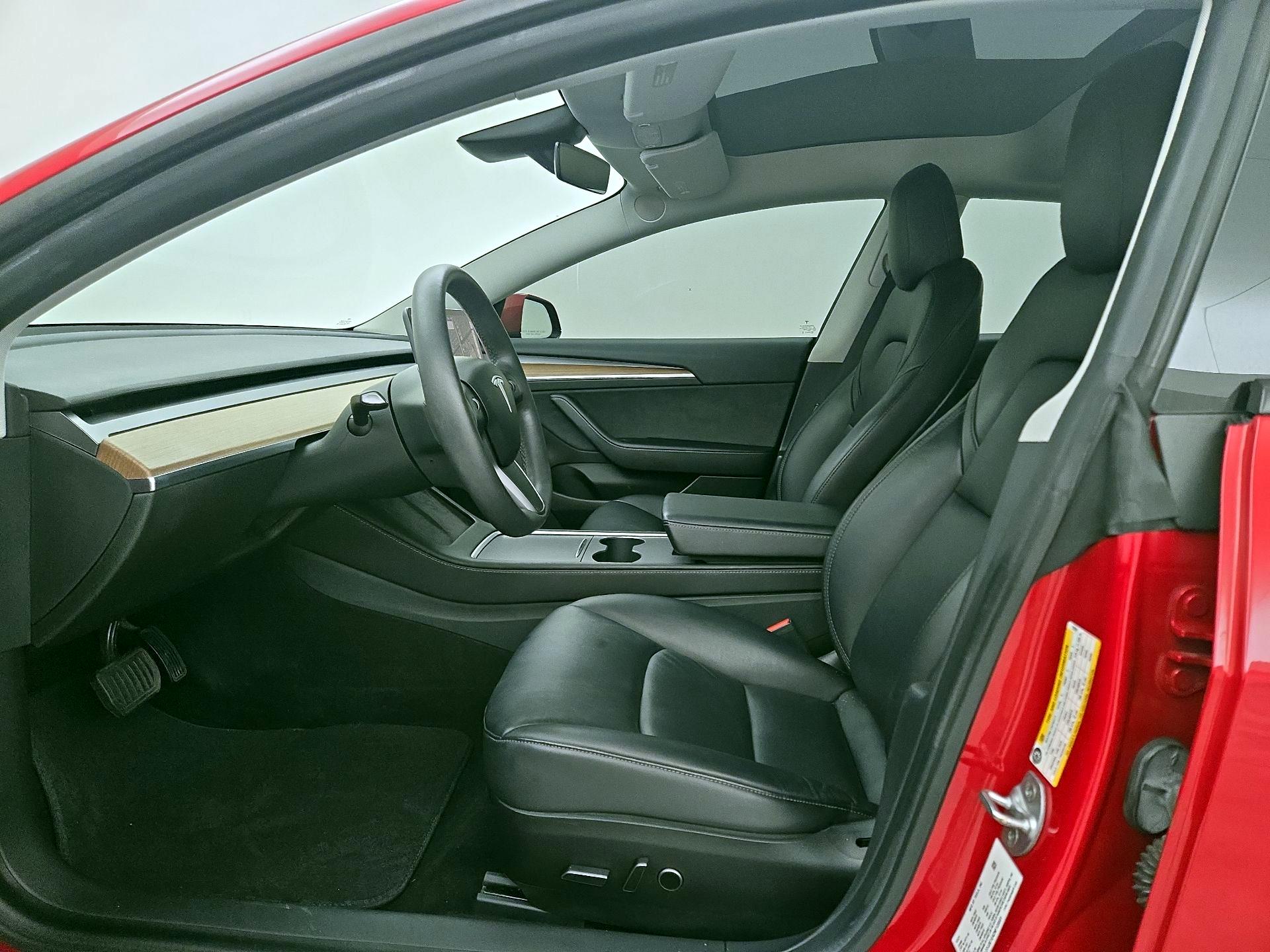 Thumbnail: 2022 Tesla Model 3 - 11