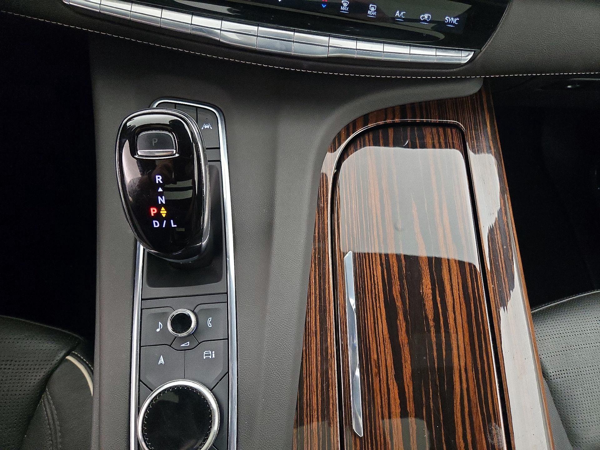 Thumbnail: 2022 Cadillac Escalade - 18
