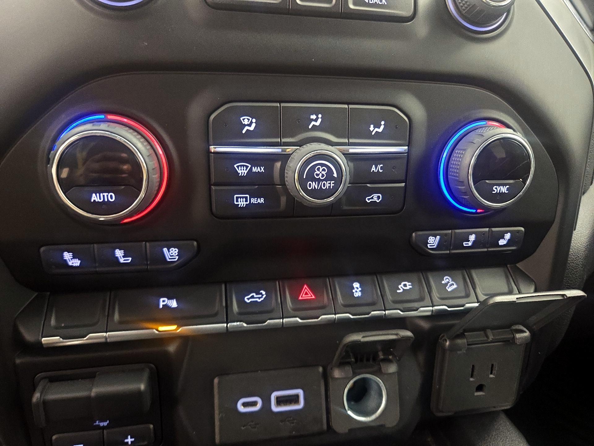 Thumbnail: 2022 Chevrolet Silverado 3500 - 17