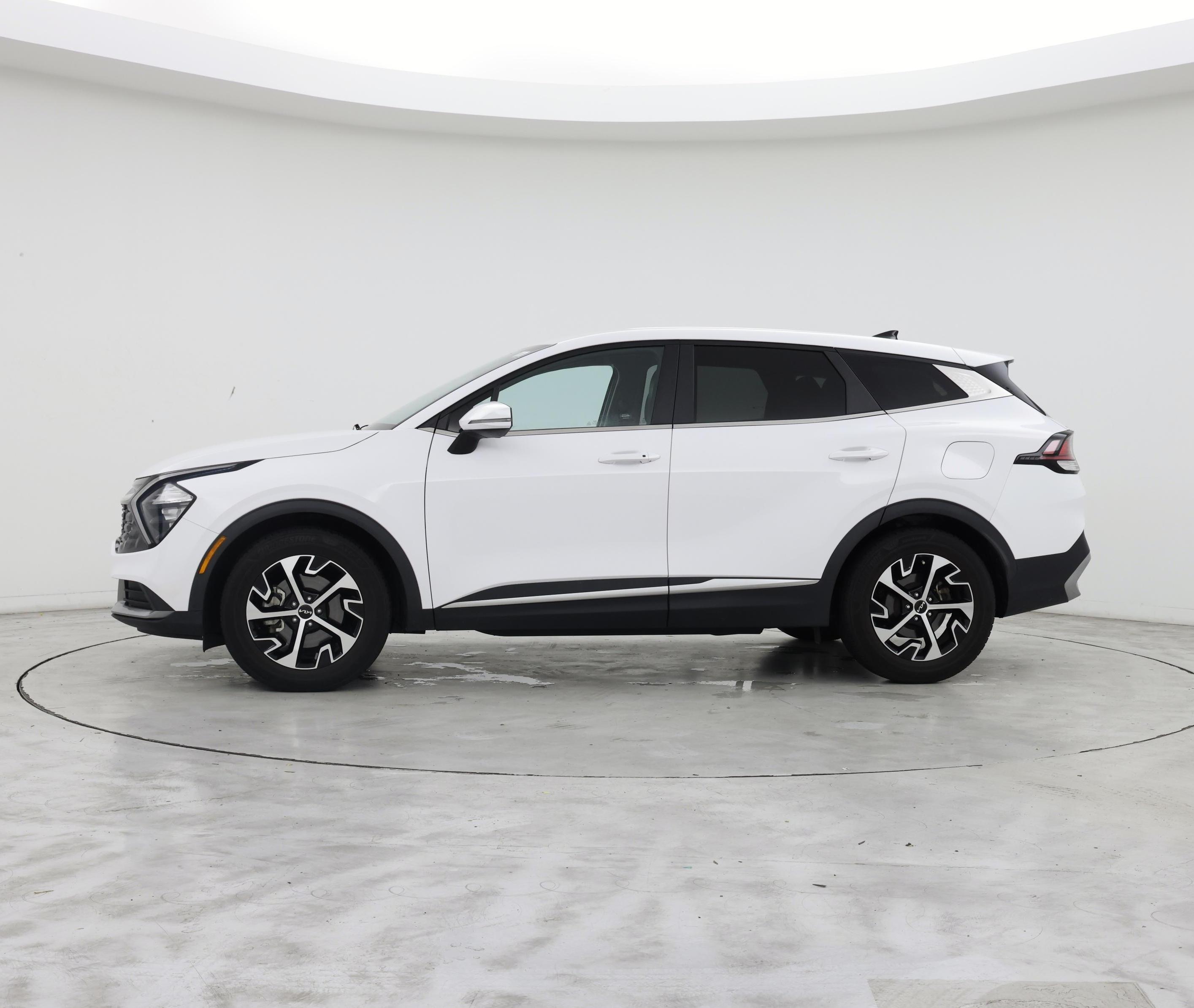 Thumbnail: 2023 Kia Sportage - 3