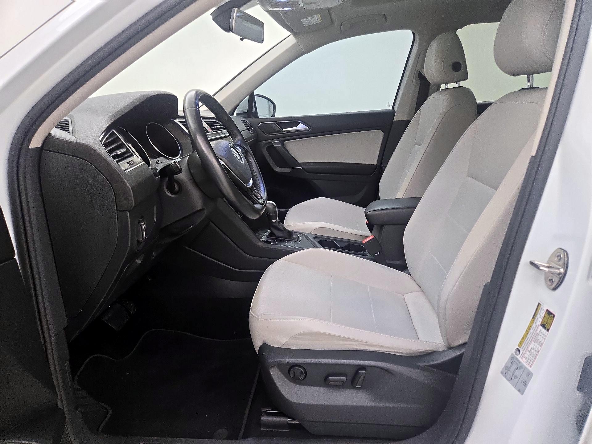 Thumbnail: 2018 Volkswagen Tiguan - 11