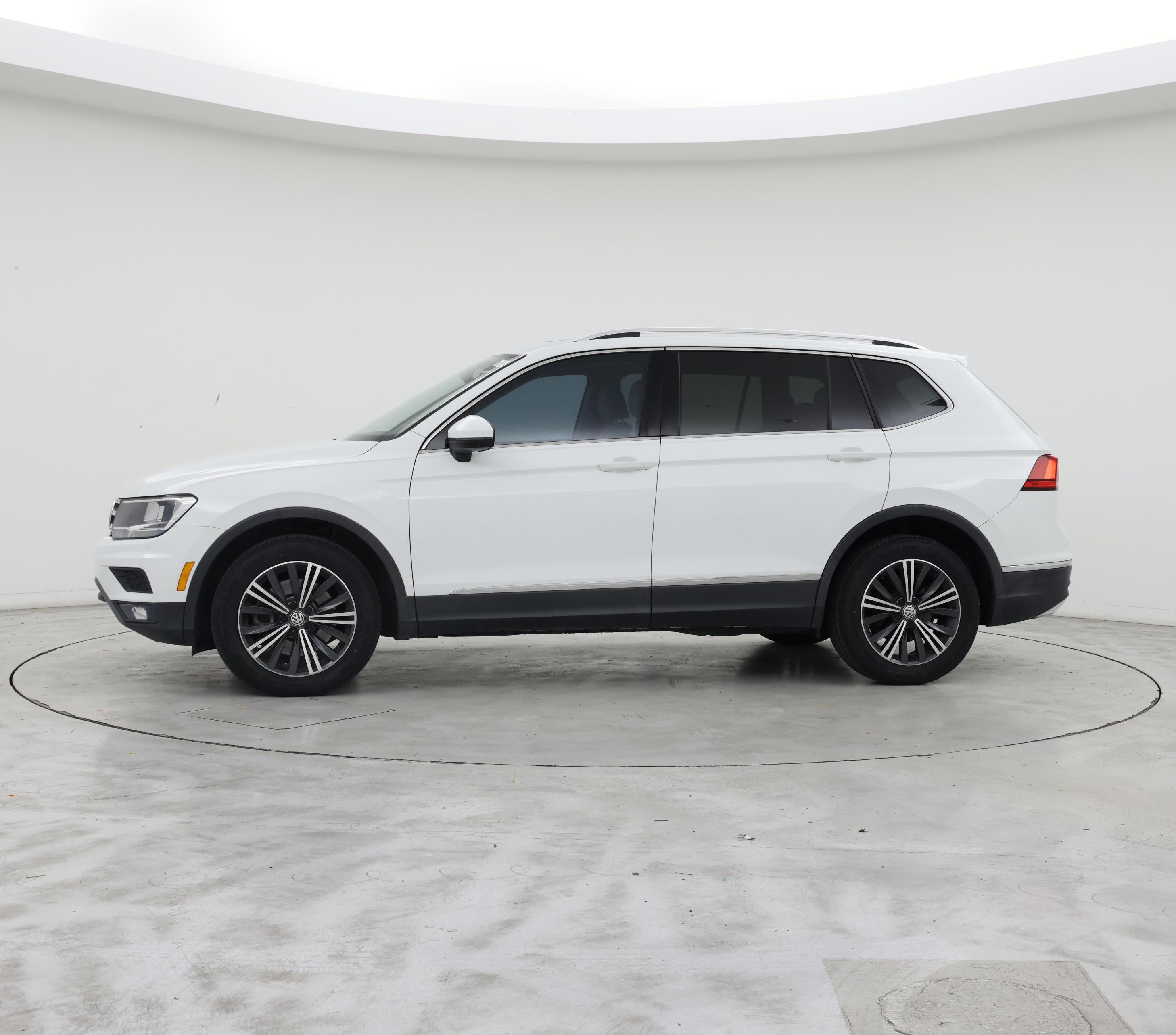 Thumbnail: 2018 Volkswagen Tiguan - 3