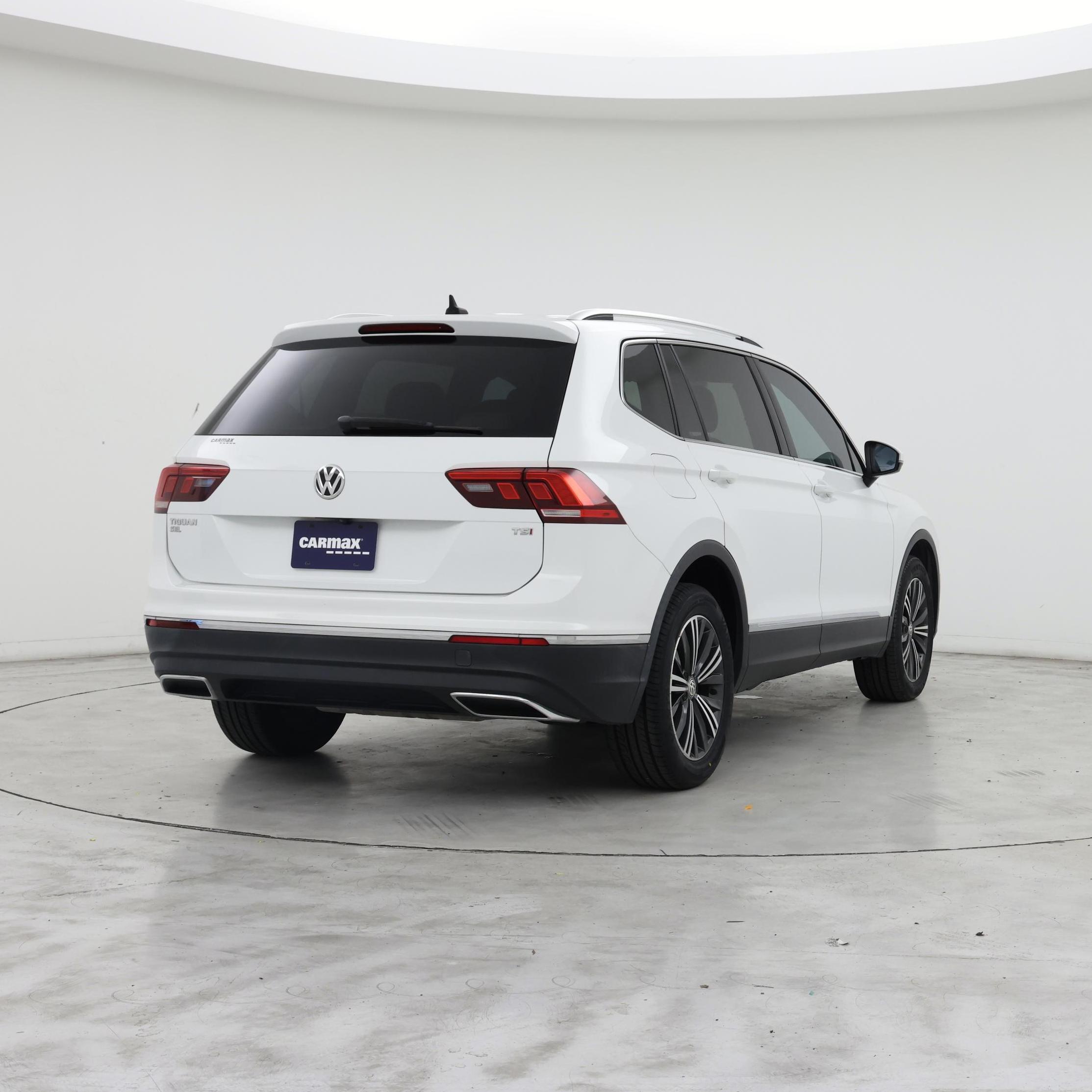 Thumbnail: 2018 Volkswagen Tiguan - 8