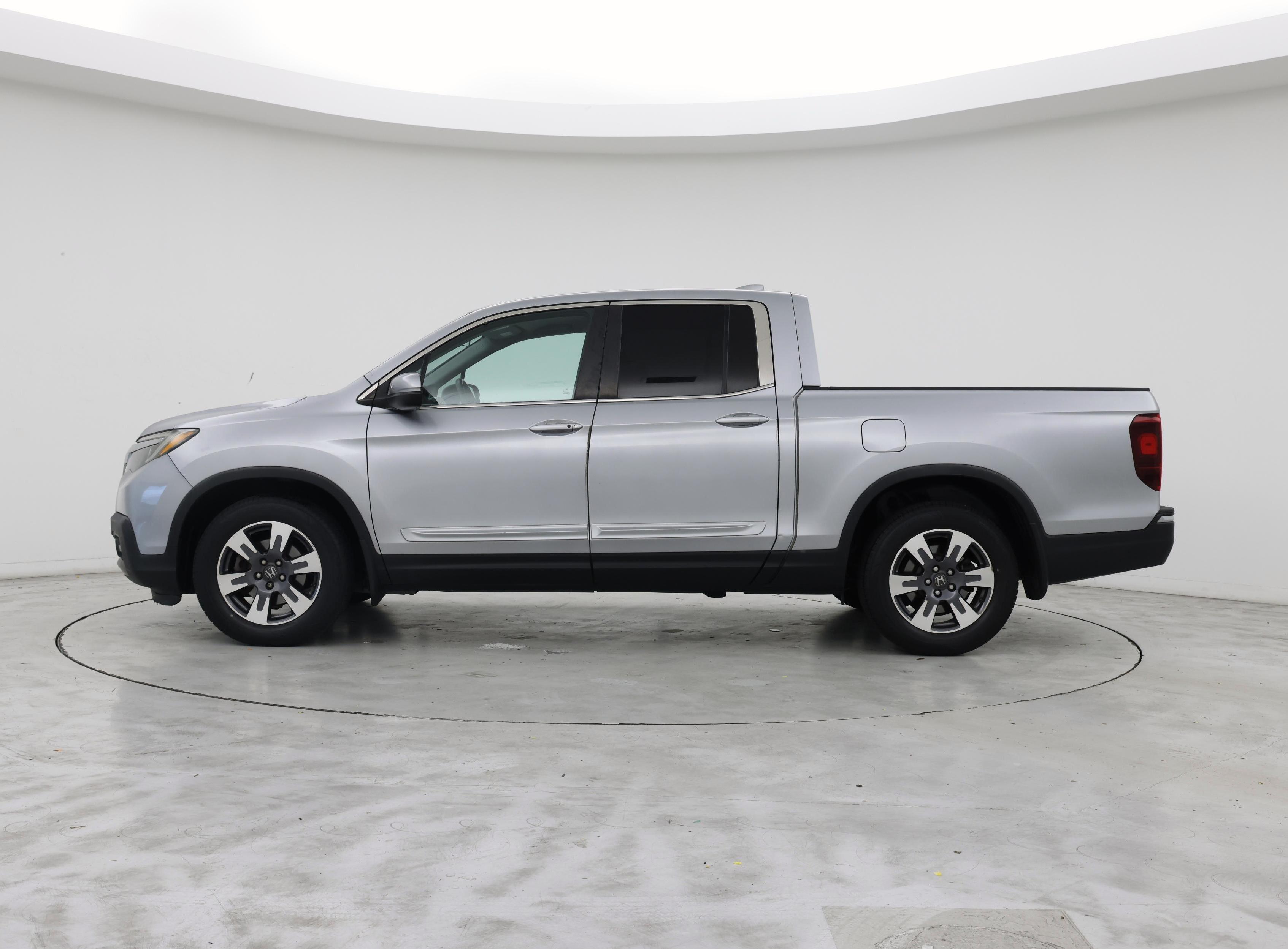 Thumbnail: 2017 Honda Ridgeline - 3