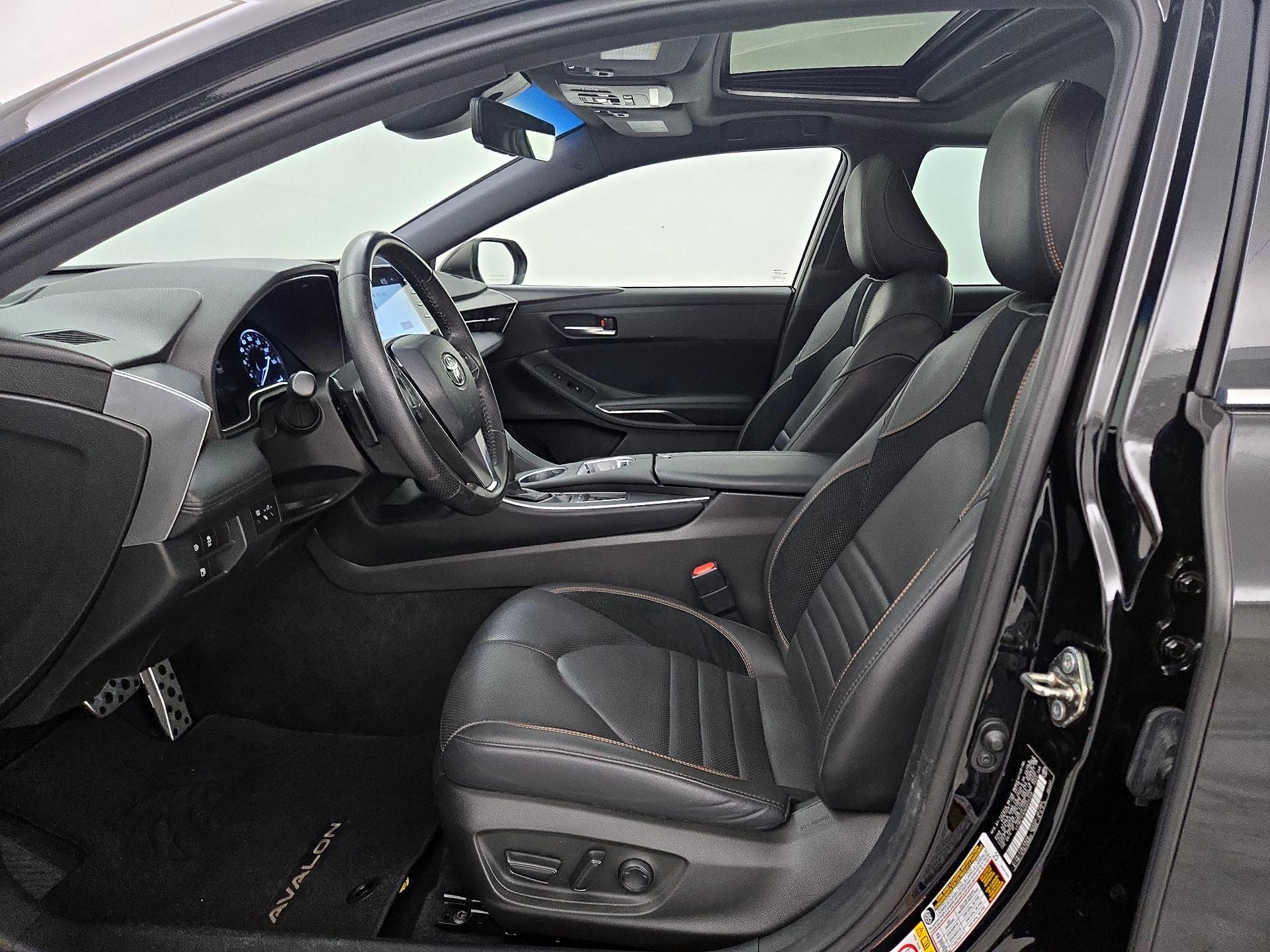 Thumbnail: 2019 Toyota Avalon - 11