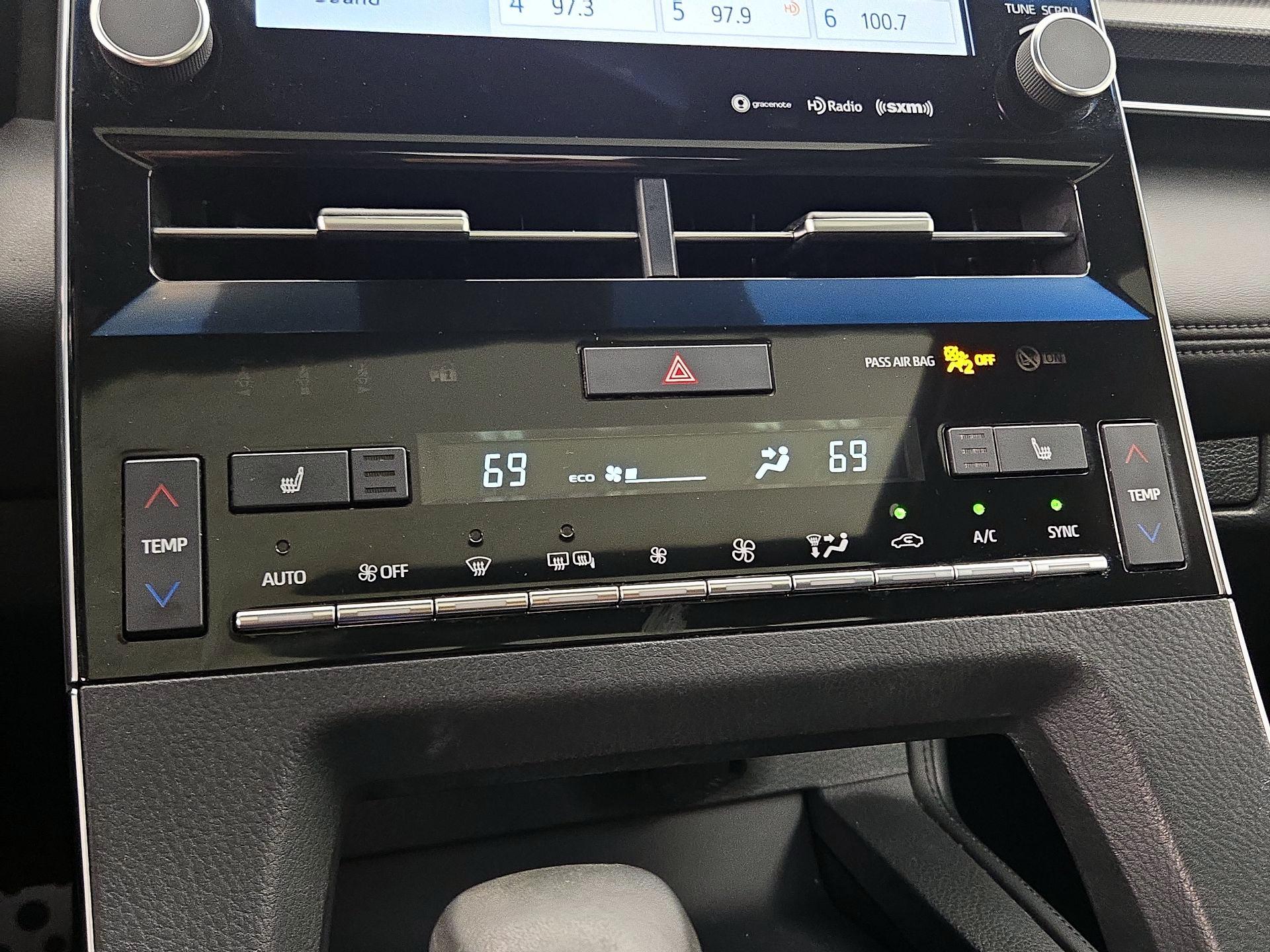 Thumbnail: 2019 Toyota Avalon - 16