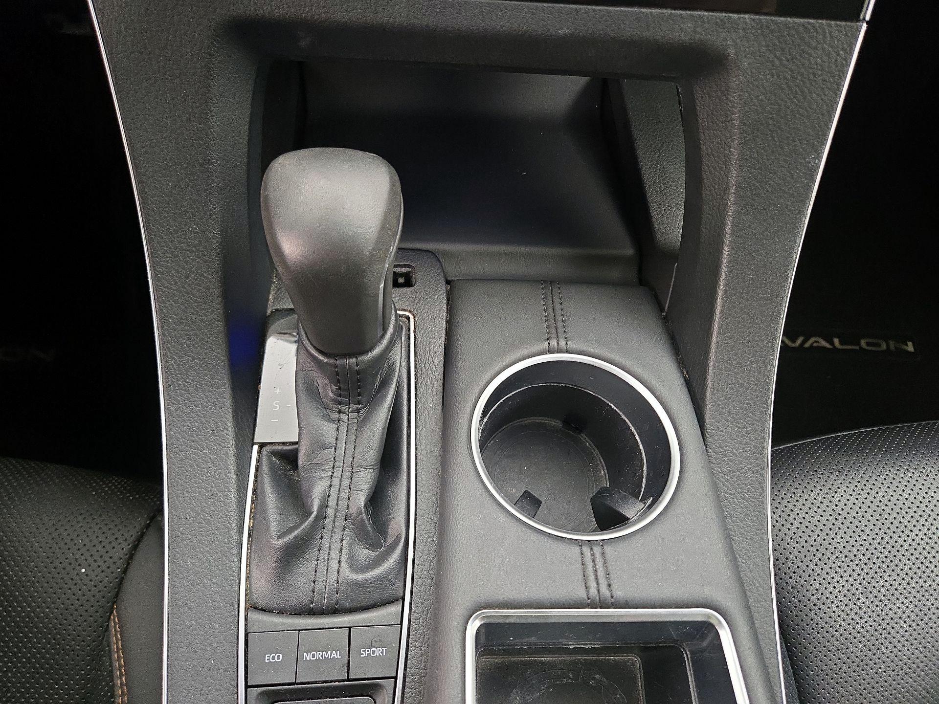 Thumbnail: 2019 Toyota Avalon - 17