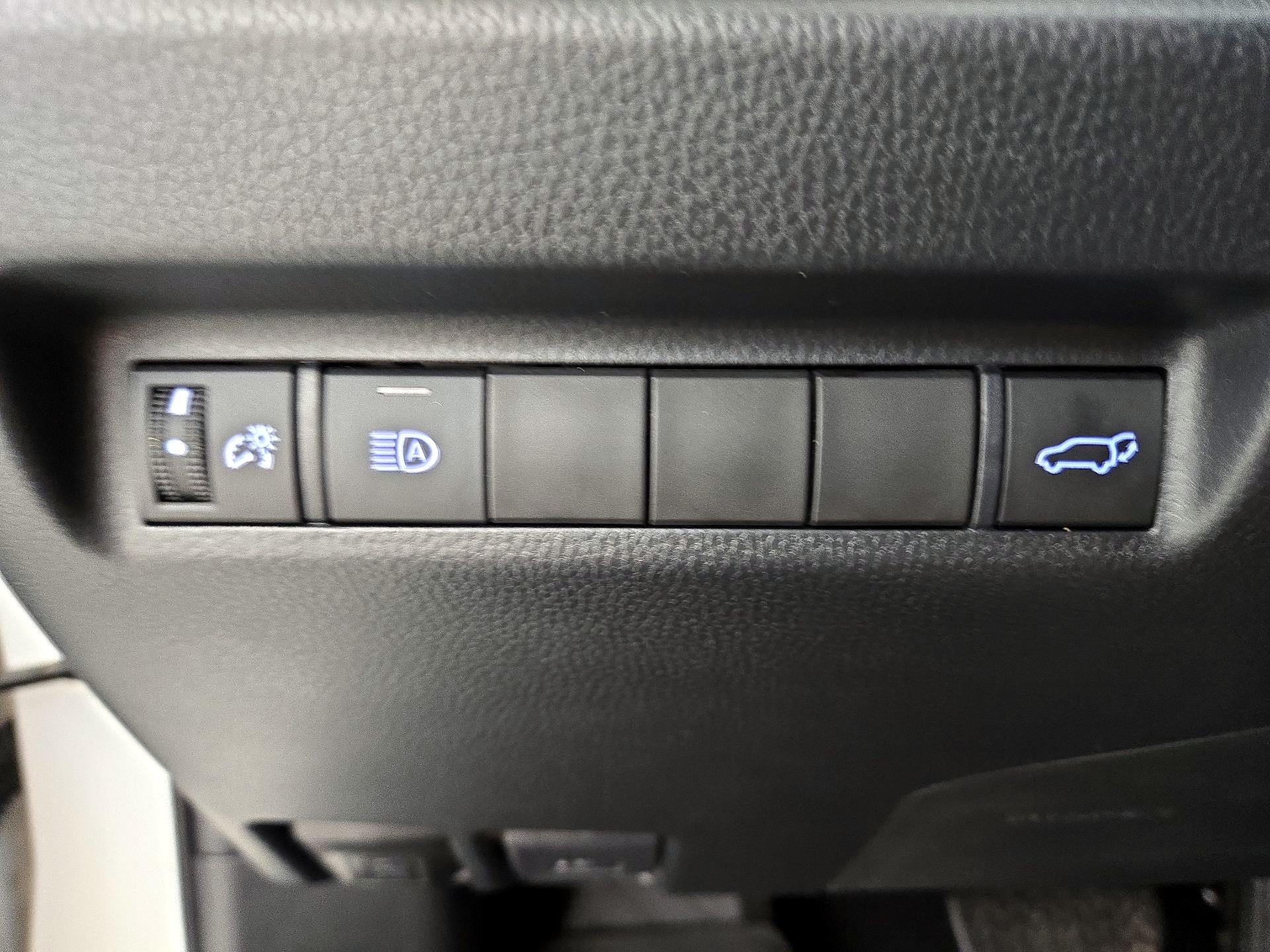Thumbnail: 2020 Toyota RAV4 - 13