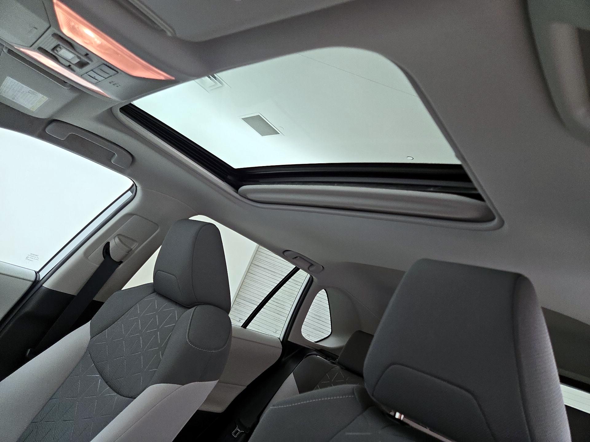 Thumbnail: 2020 Toyota RAV4 - 19