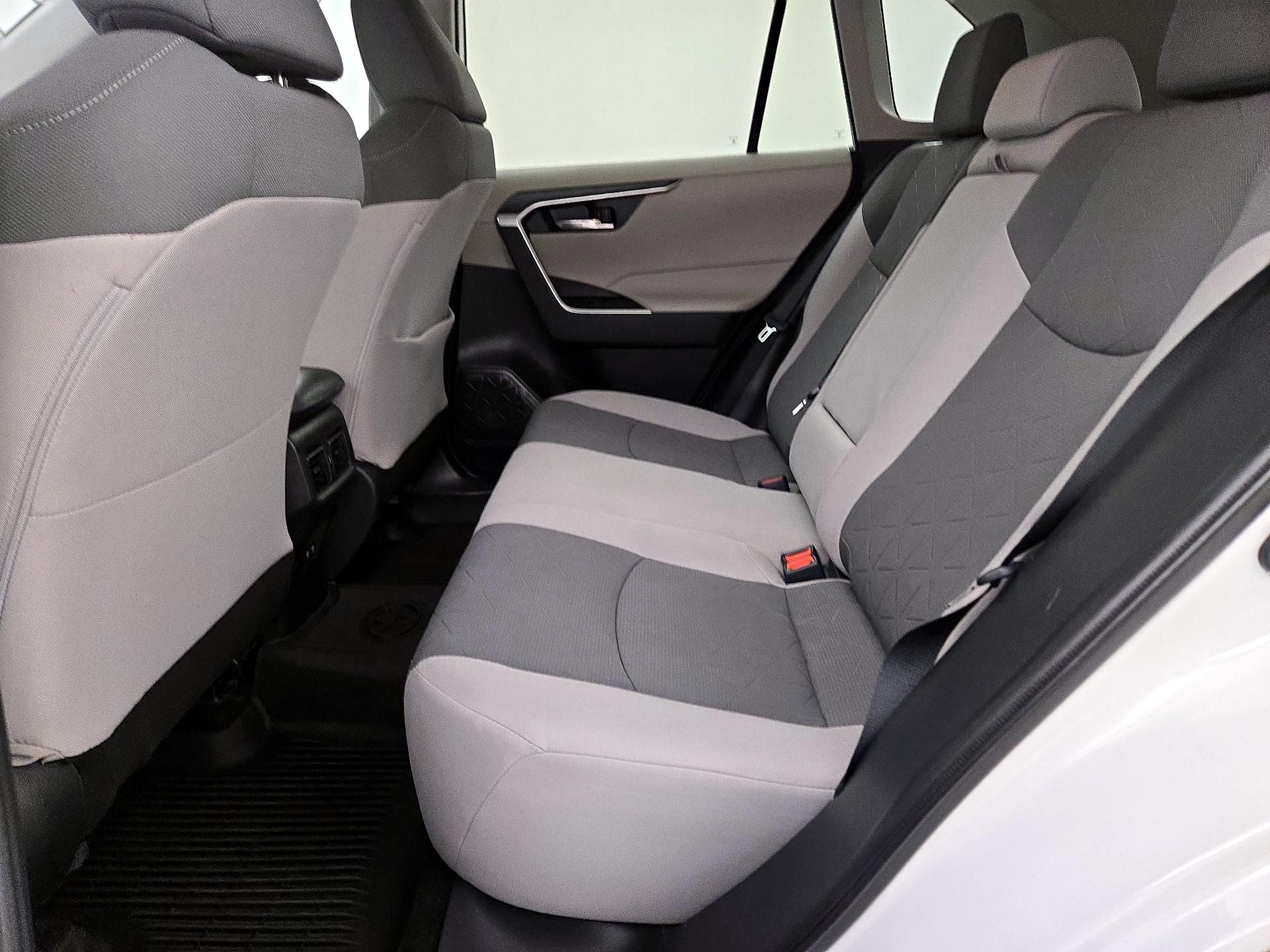 Thumbnail: 2020 Toyota RAV4 - 20