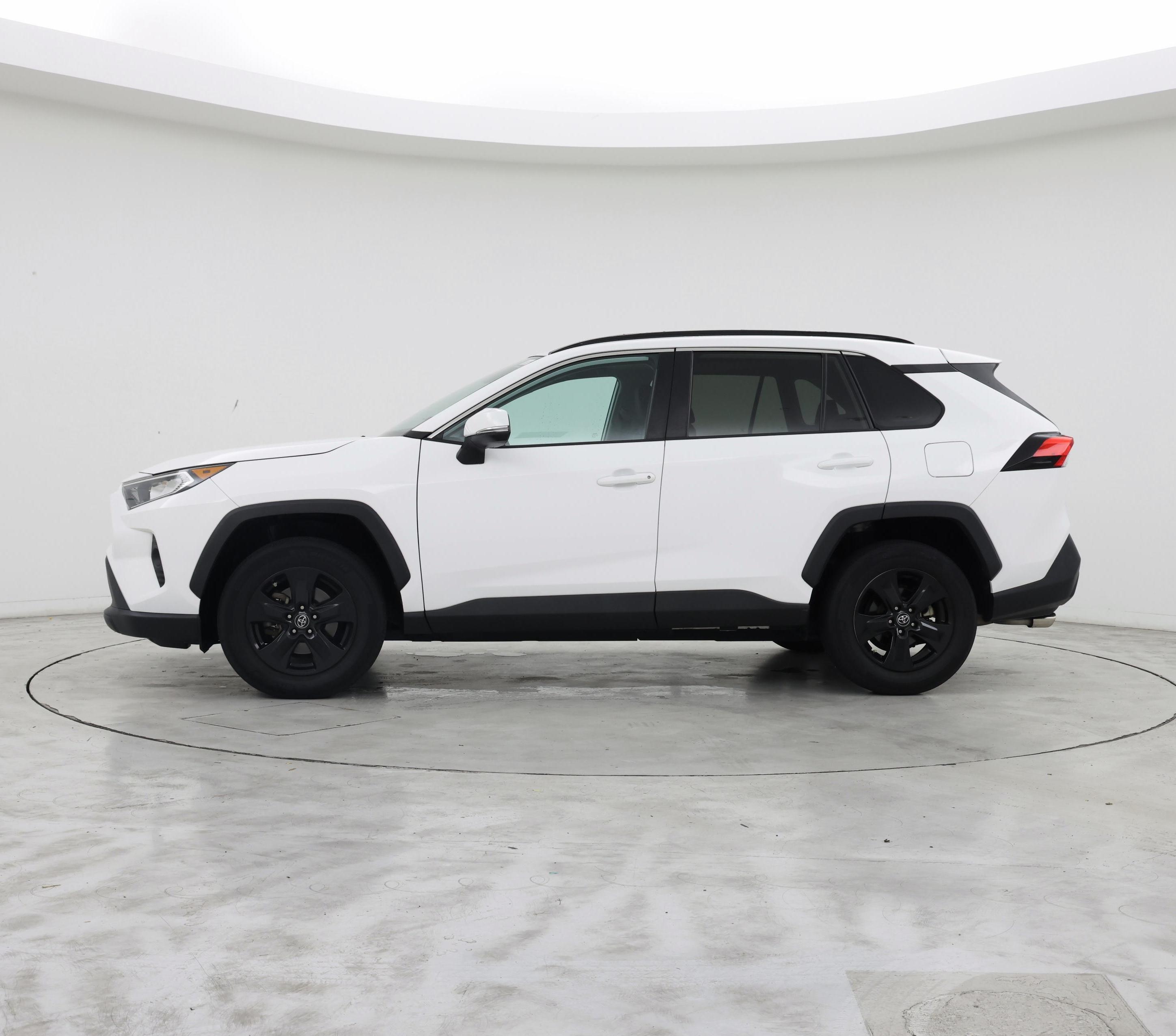 Thumbnail: 2020 Toyota RAV4 - 3