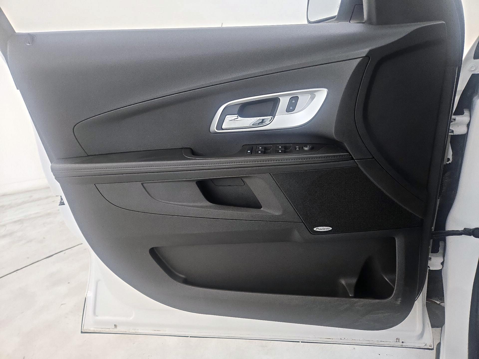 Thumbnail: 2016 Chevrolet Equinox - 12