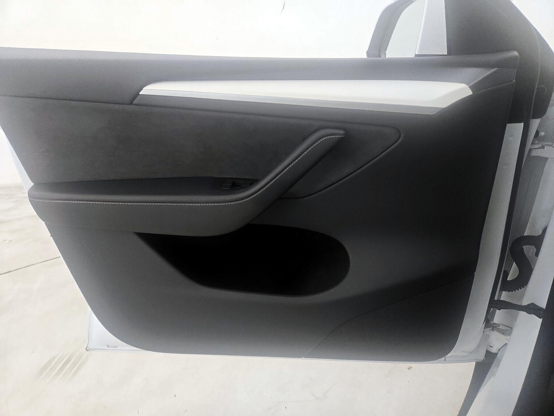 Thumbnail: 2023 Tesla Model Y - 12