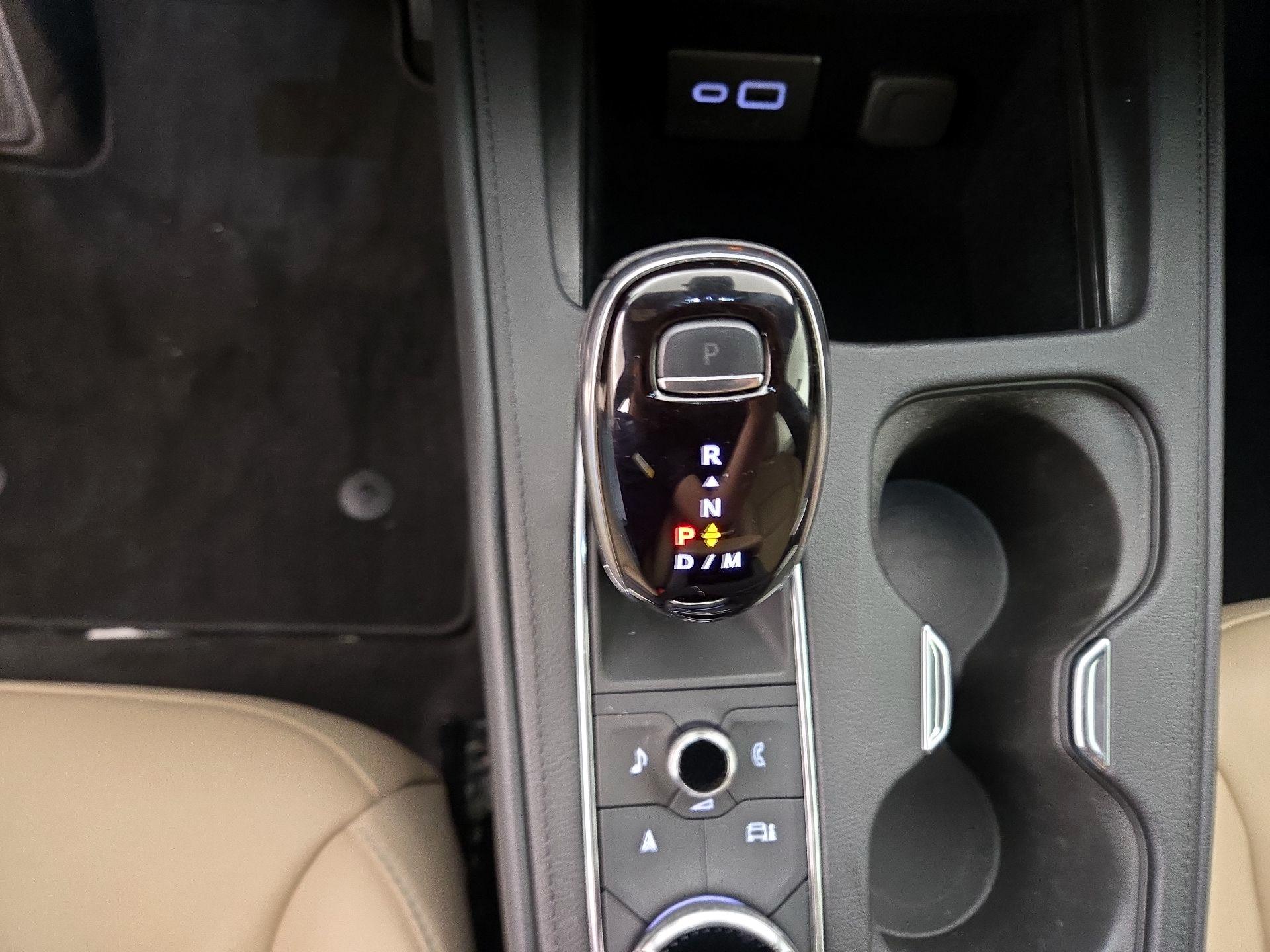 Thumbnail: 2024 Cadillac XT4 - 17