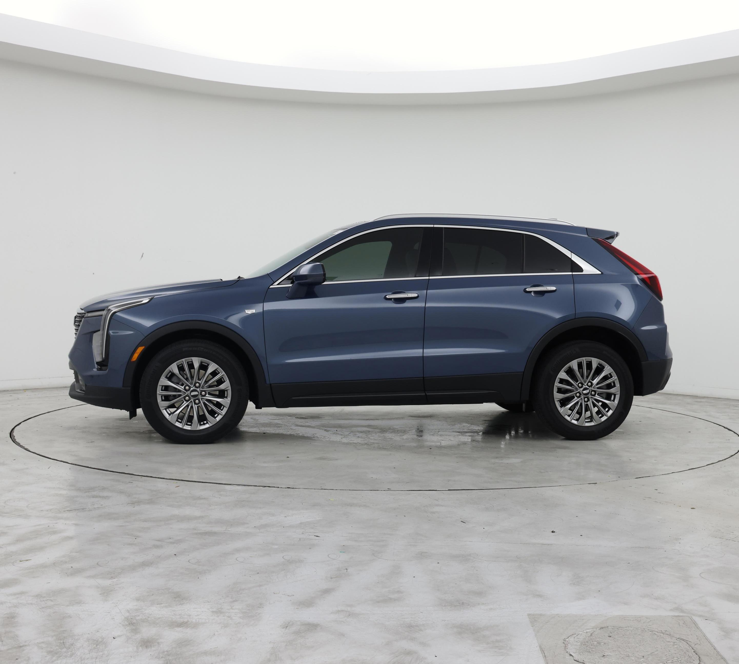 Thumbnail: 2024 Cadillac XT4 - 3