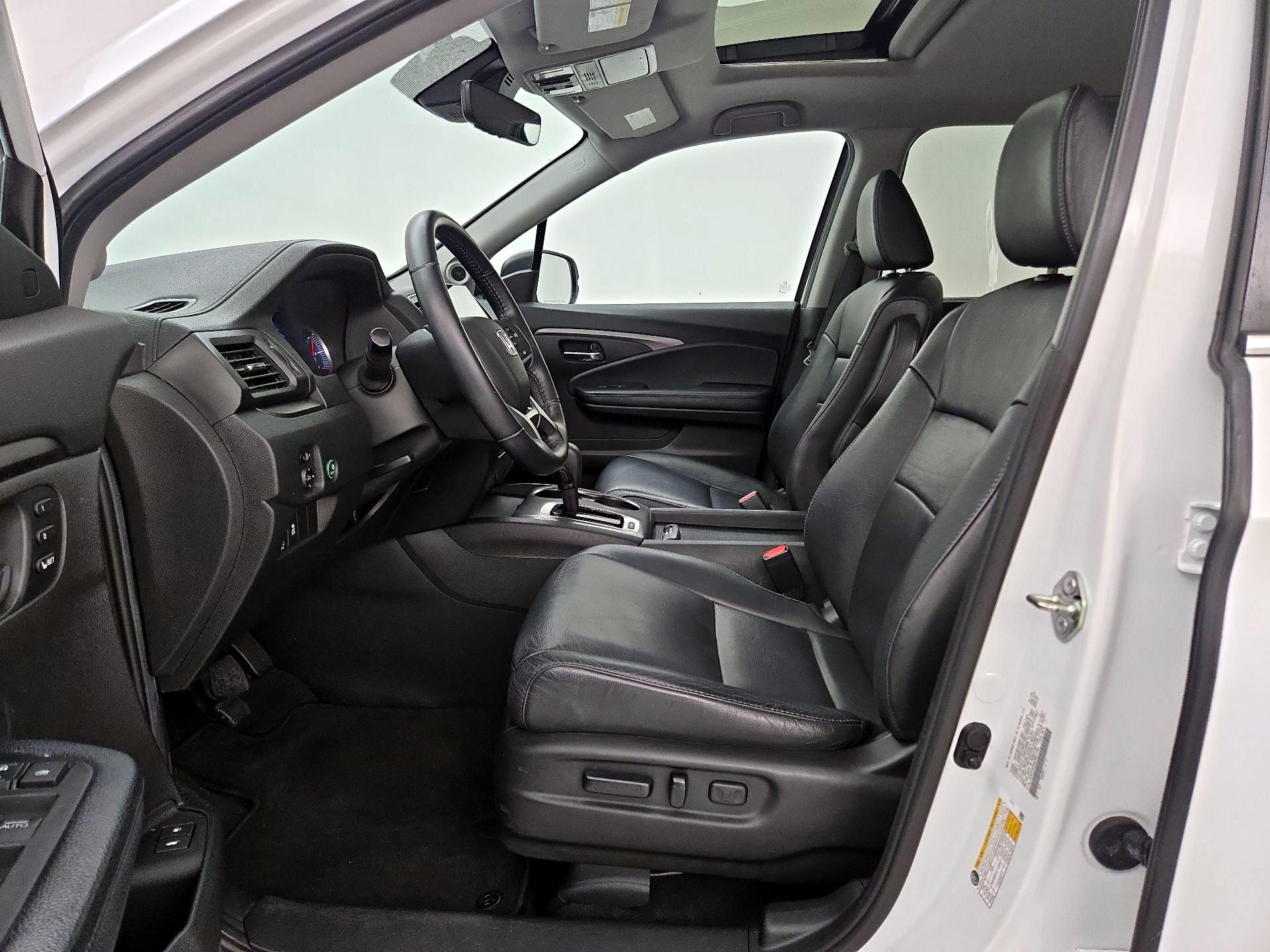 Thumbnail: 2020 Honda Pilot - 11