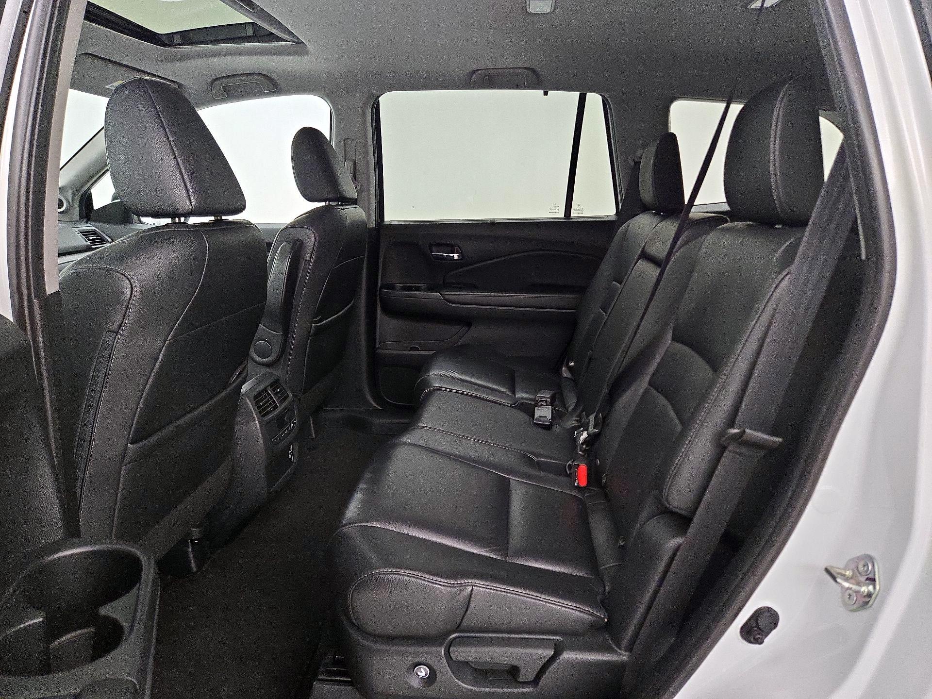 Thumbnail: 2020 Honda Pilot - 20