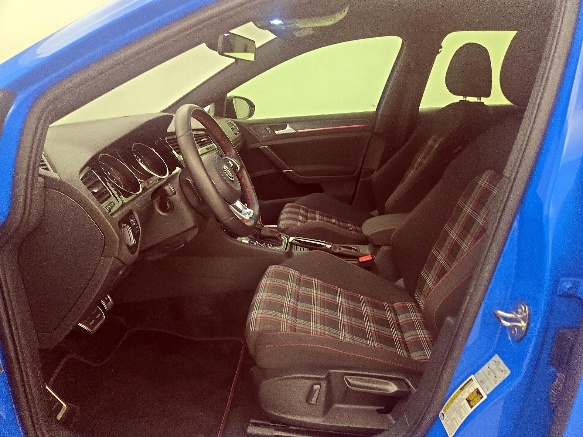 Thumbnail: 2019 Volkswagen Golf - 11
