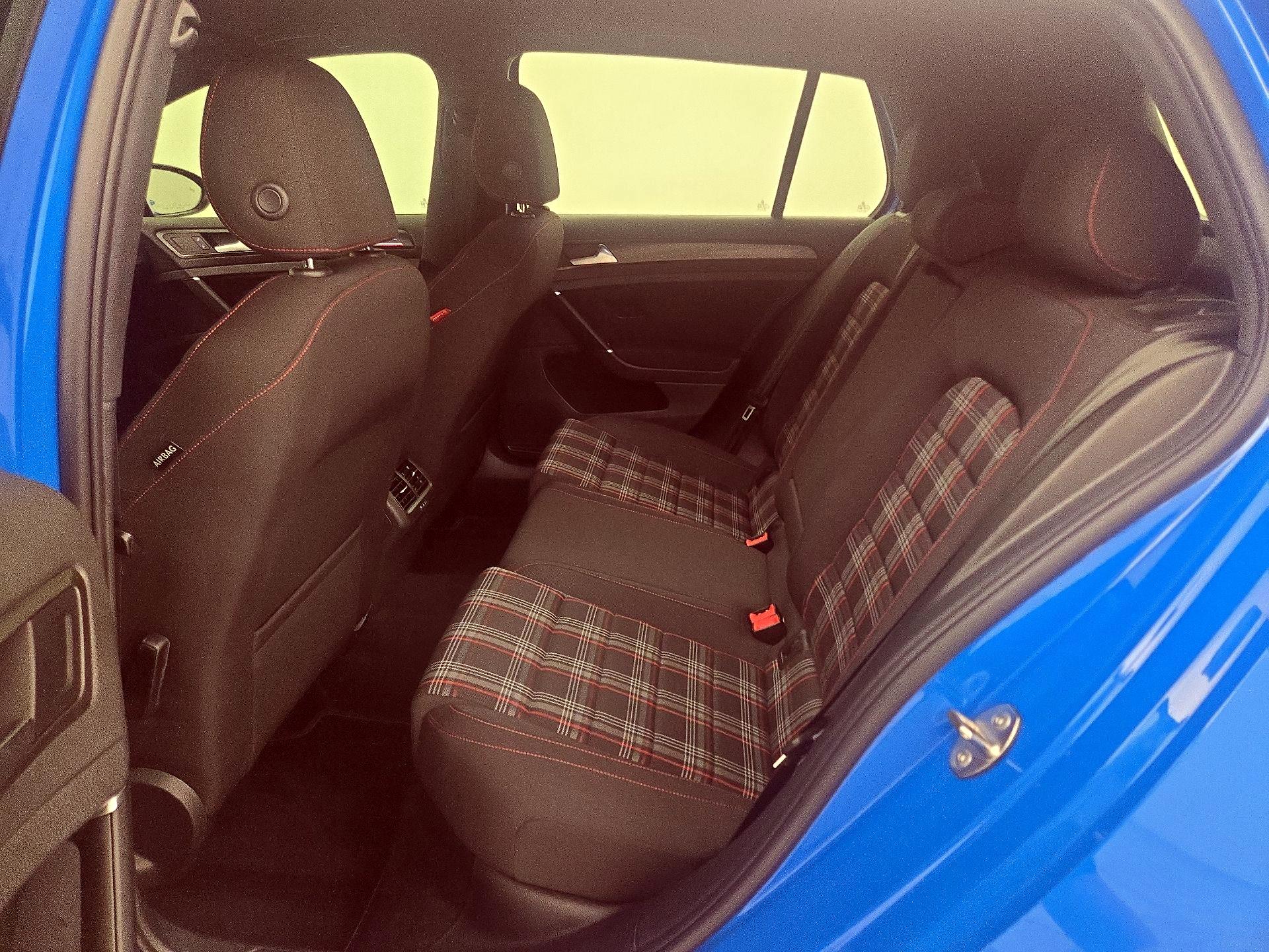 Thumbnail: 2019 Volkswagen Golf - 19