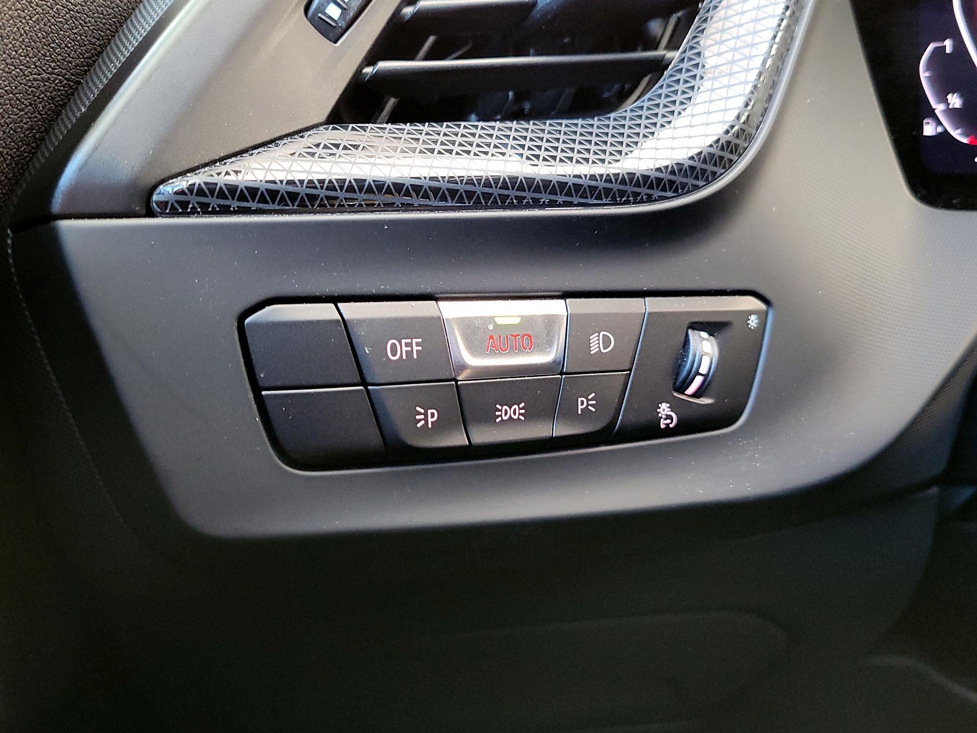 Thumbnail: 2022 BMW 2 Series - 13