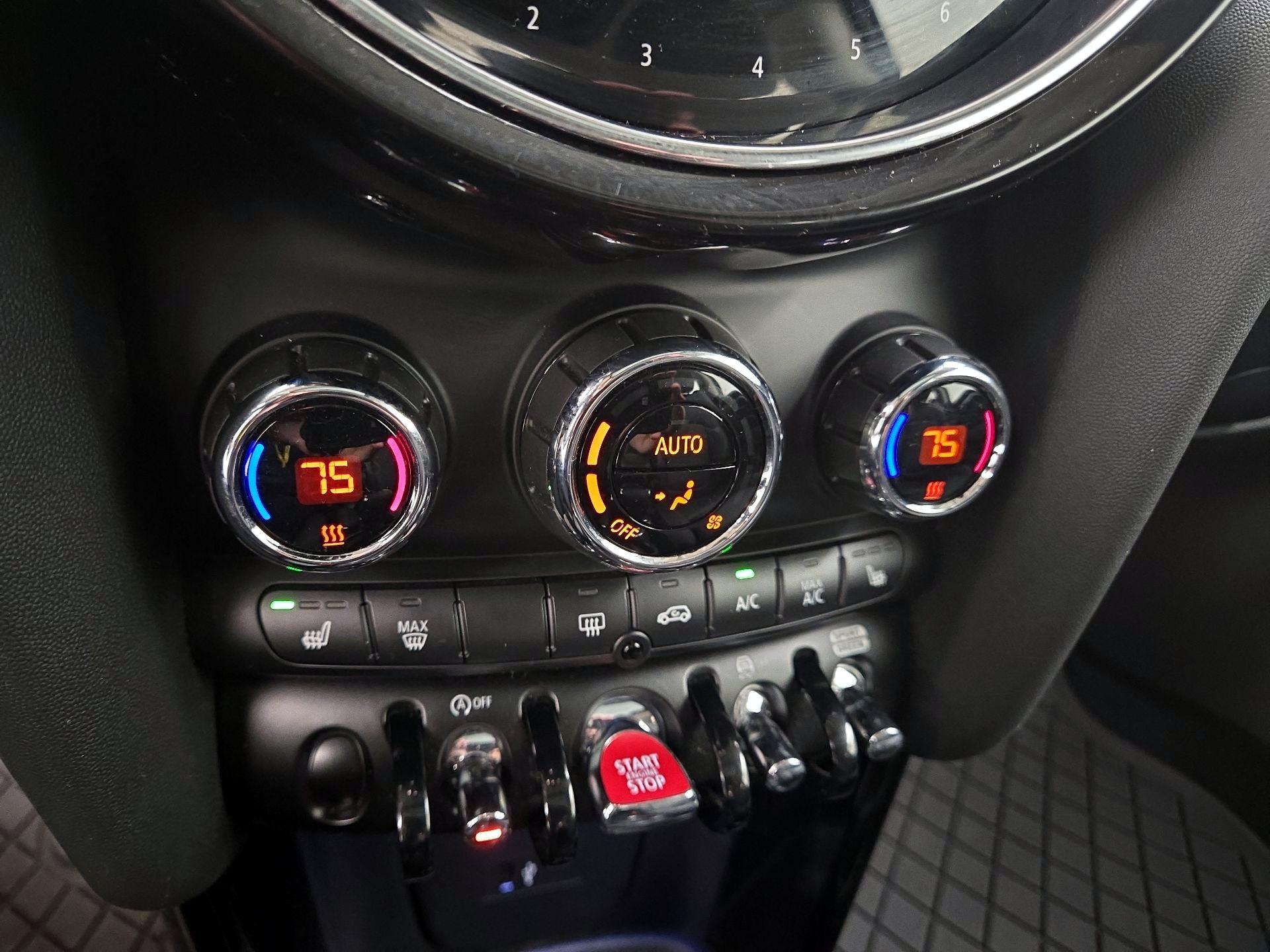 Thumbnail: 2023 MINI Cooper Hardtop - 17