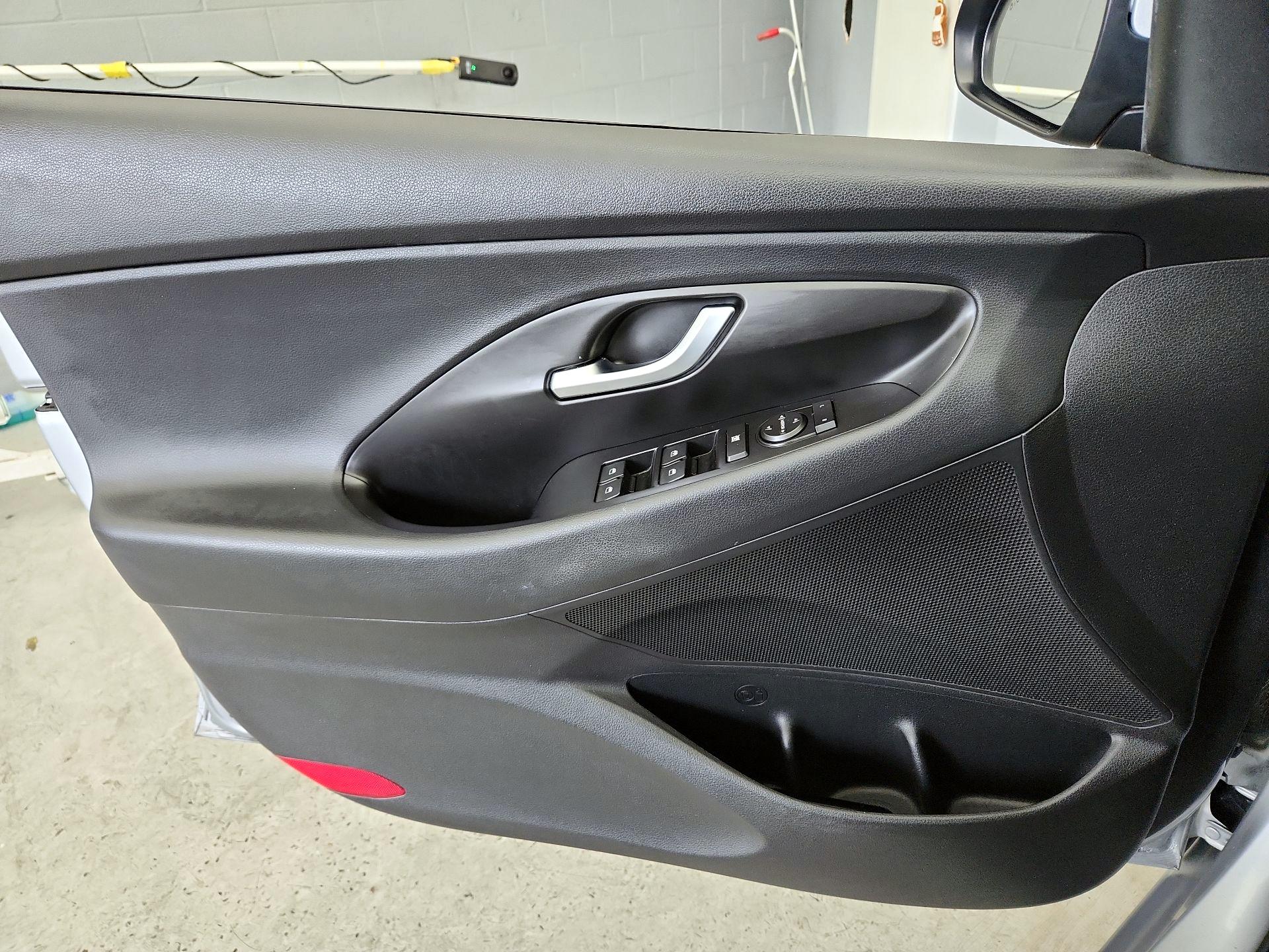 Thumbnail: 2020 Hyundai Elantra - 12