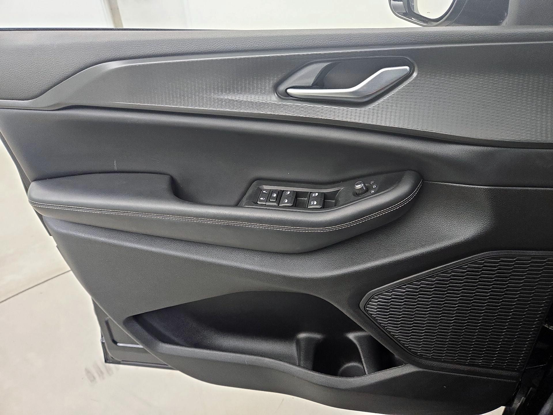 Thumbnail: 2023 Jeep Grand Cherokee - 12