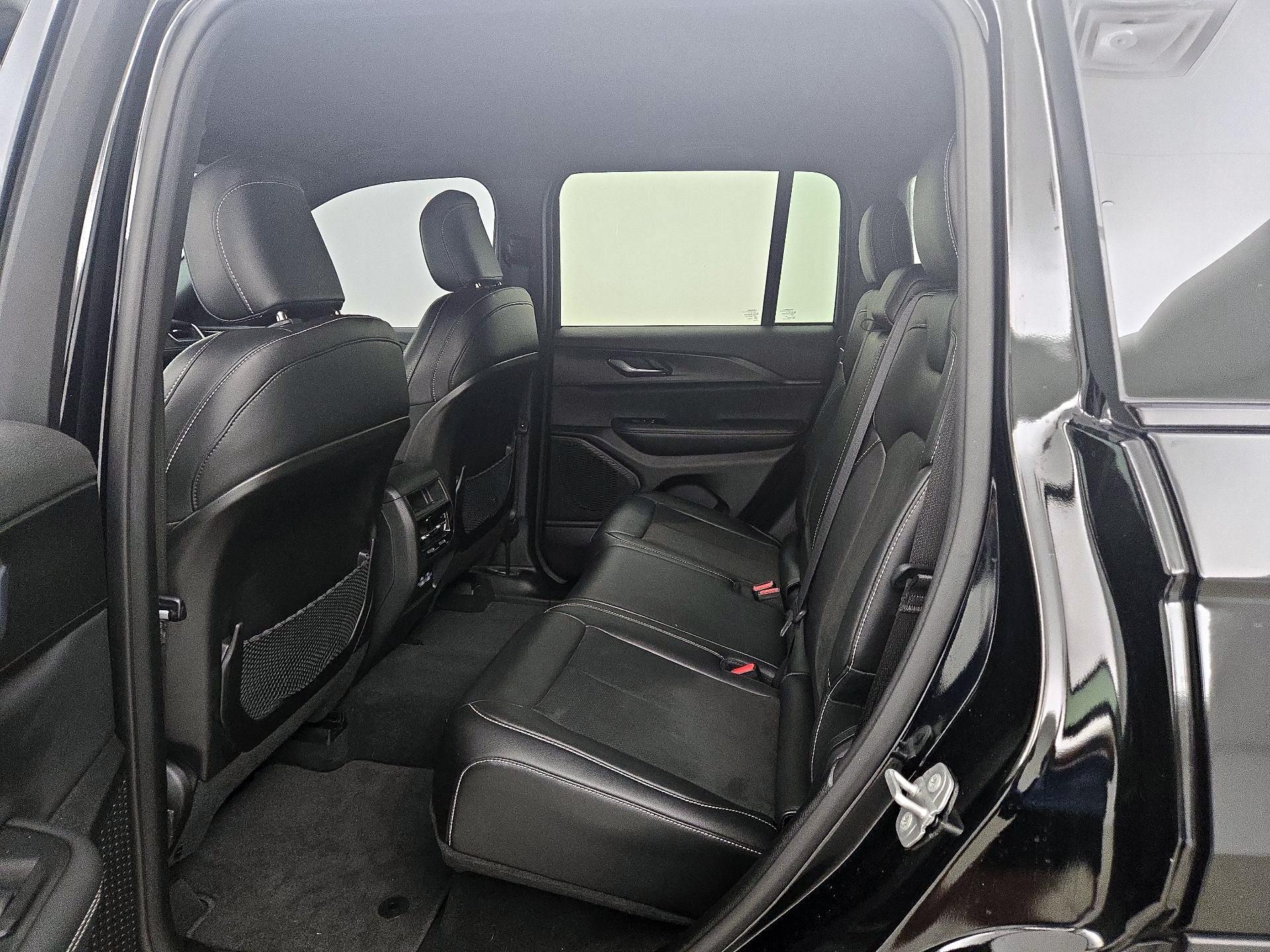 Thumbnail: 2023 Jeep Grand Cherokee - 19