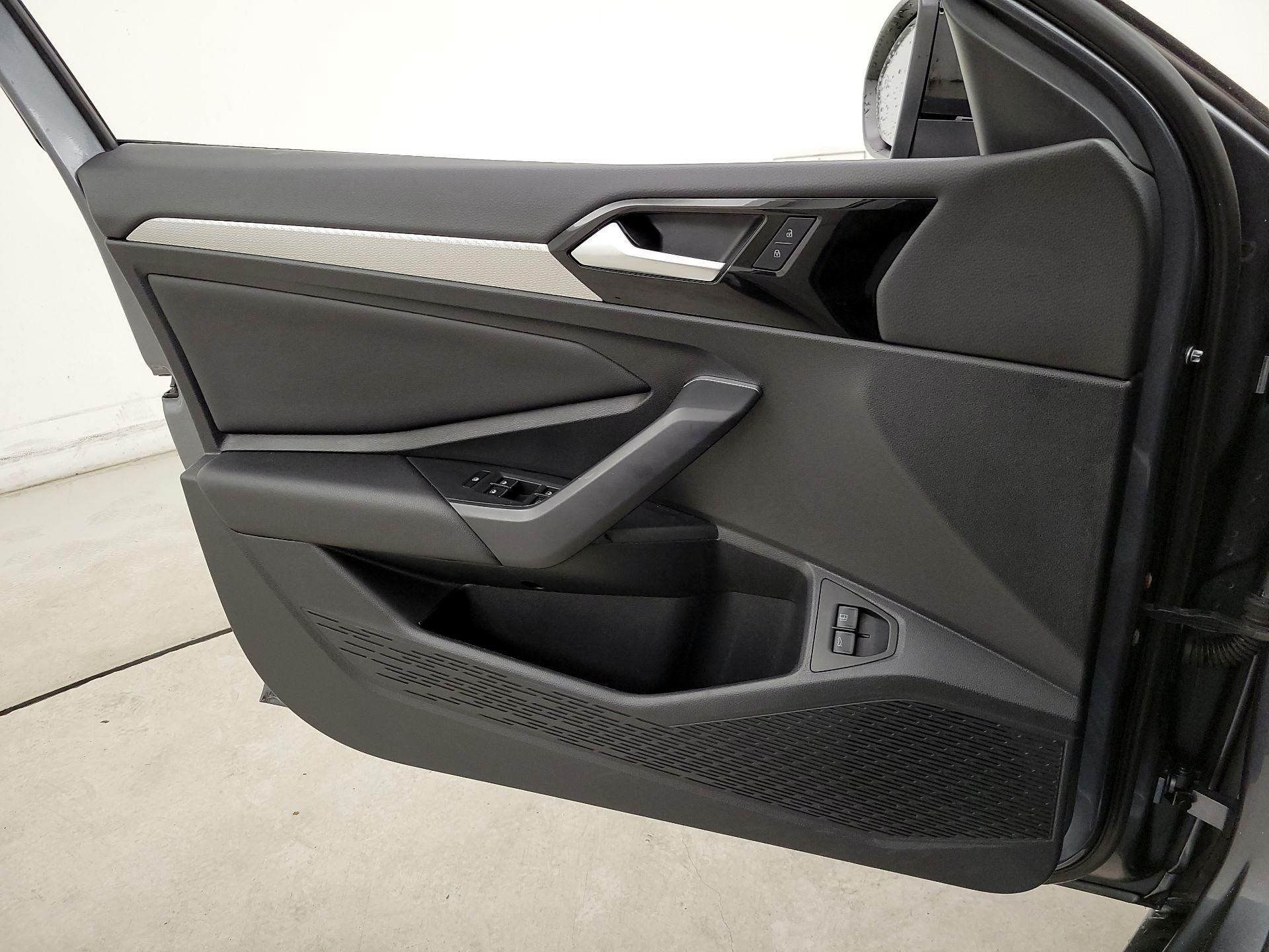 Thumbnail: 2021 Volkswagen Jetta - 12