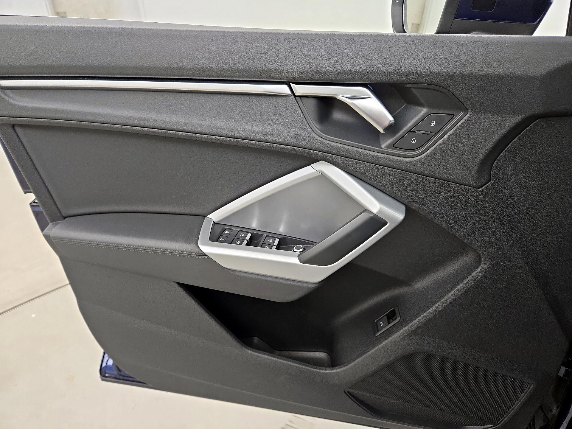 Thumbnail: 2021 Audi Q3 - 12