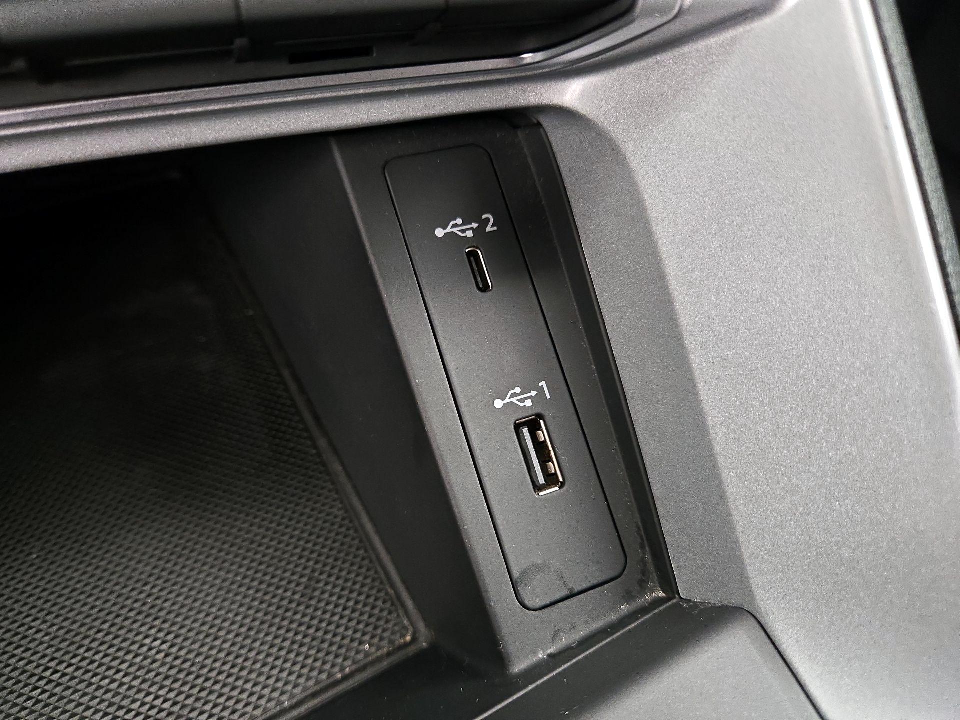 Thumbnail: 2021 Audi Q3 - 18