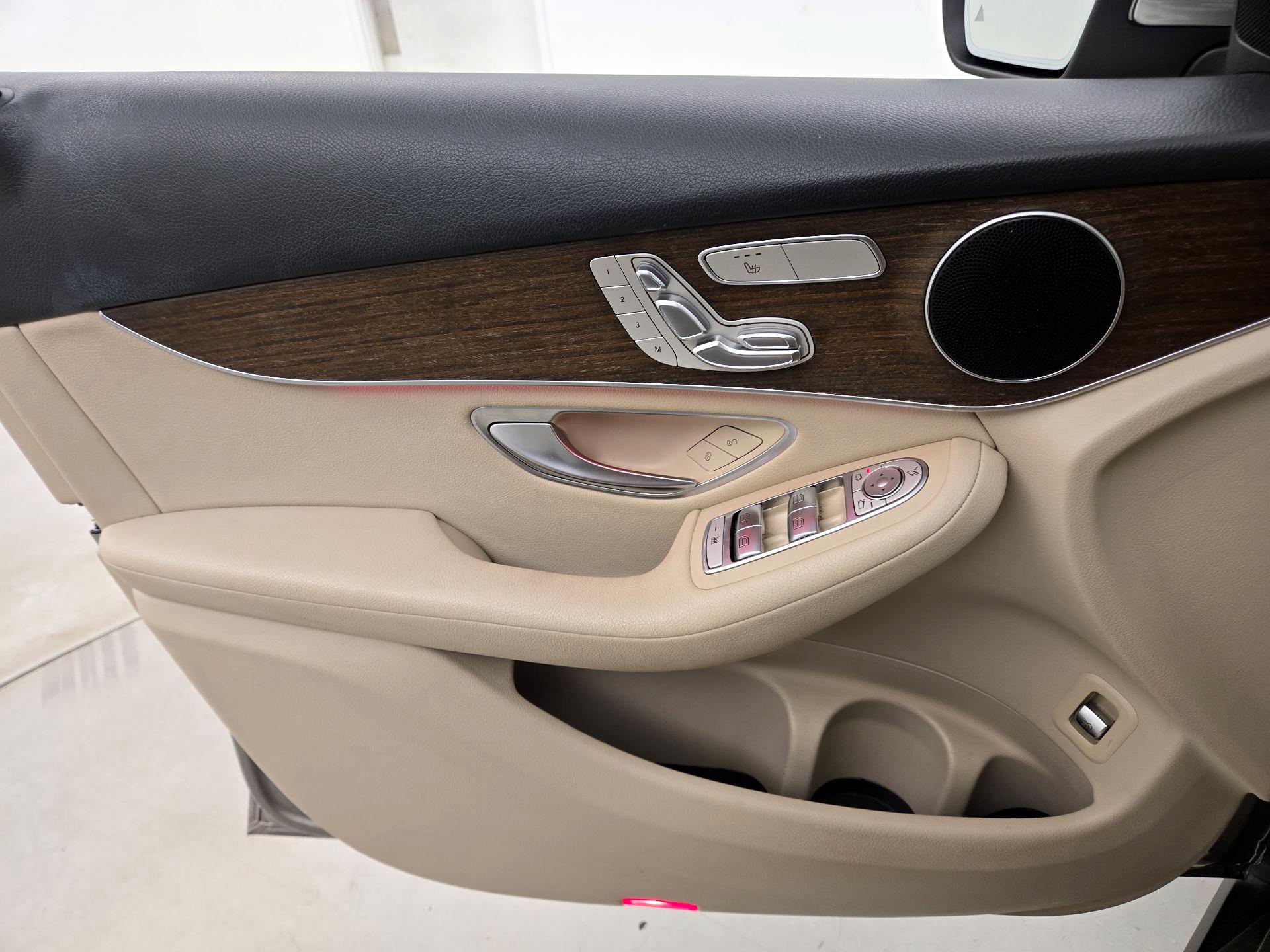 Thumbnail: 2020 Mercedes-Benz GLC - 12