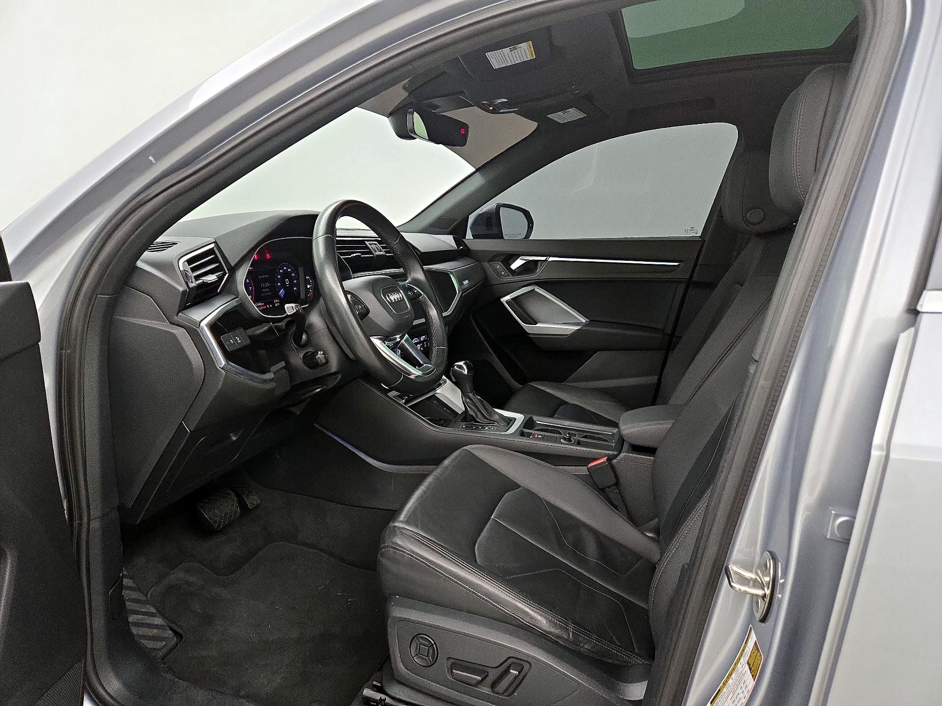 Thumbnail: 2021 Audi Q3 - 11