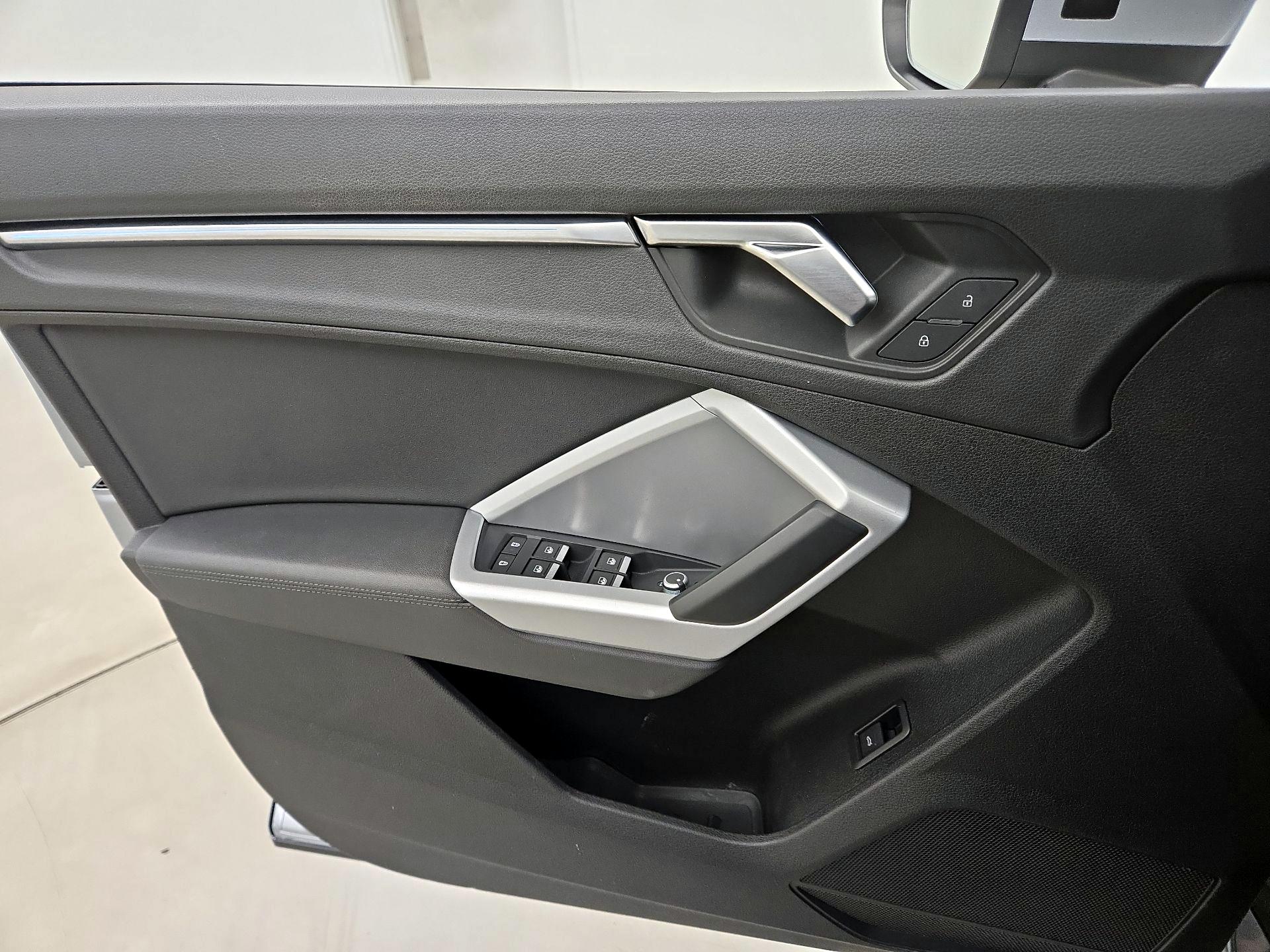 Thumbnail: 2021 Audi Q3 - 12