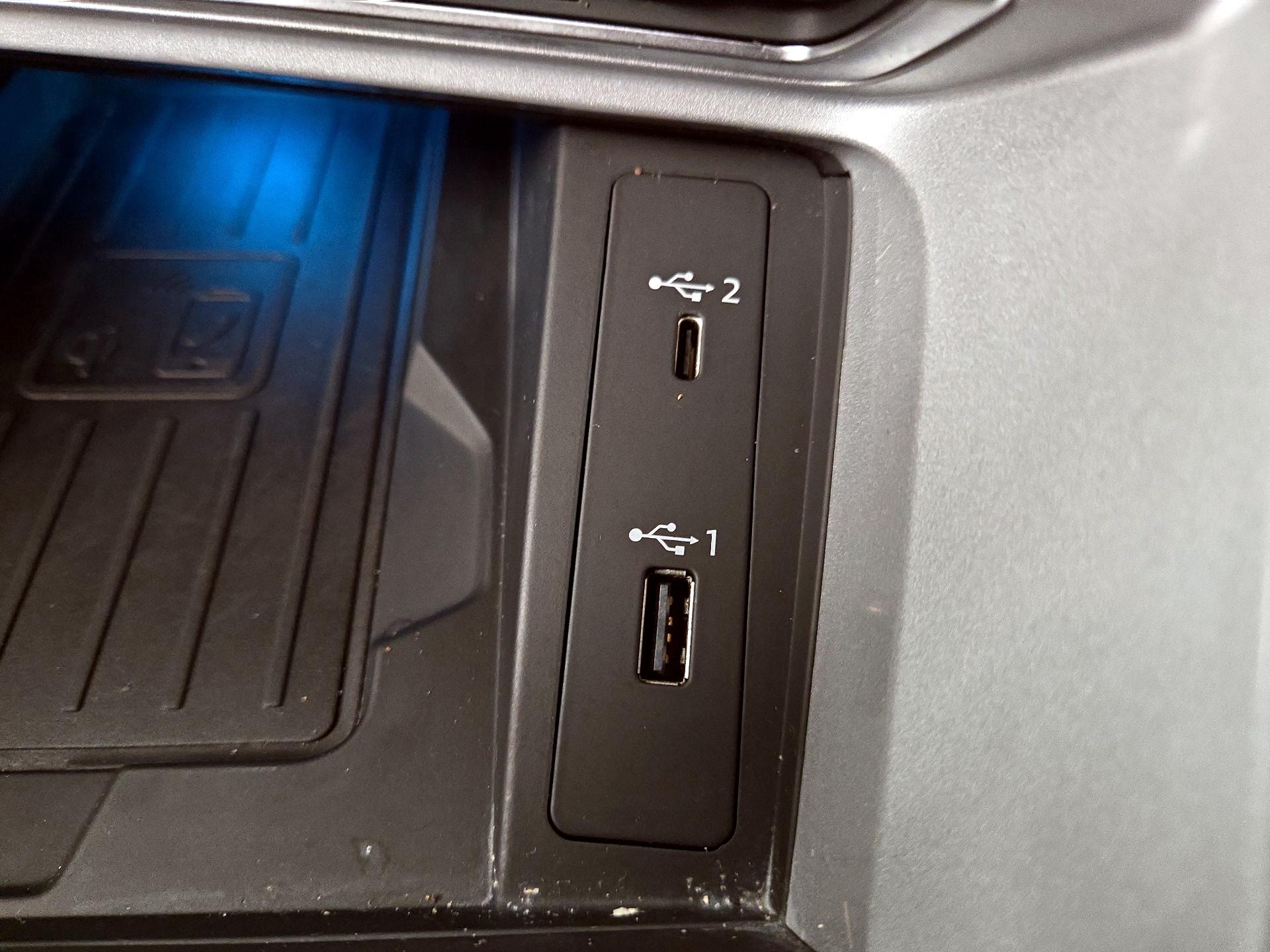 Thumbnail: 2021 Audi Q3 - 18