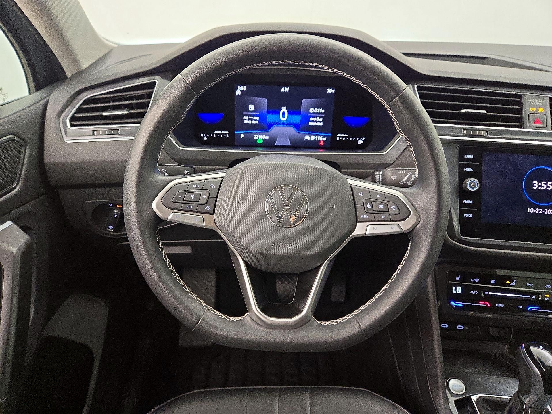 Thumbnail: 2022 Volkswagen Tiguan - 10