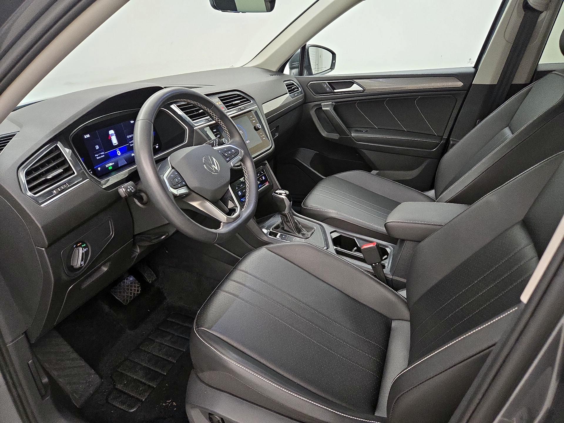 Thumbnail: 2022 Volkswagen Tiguan - 11