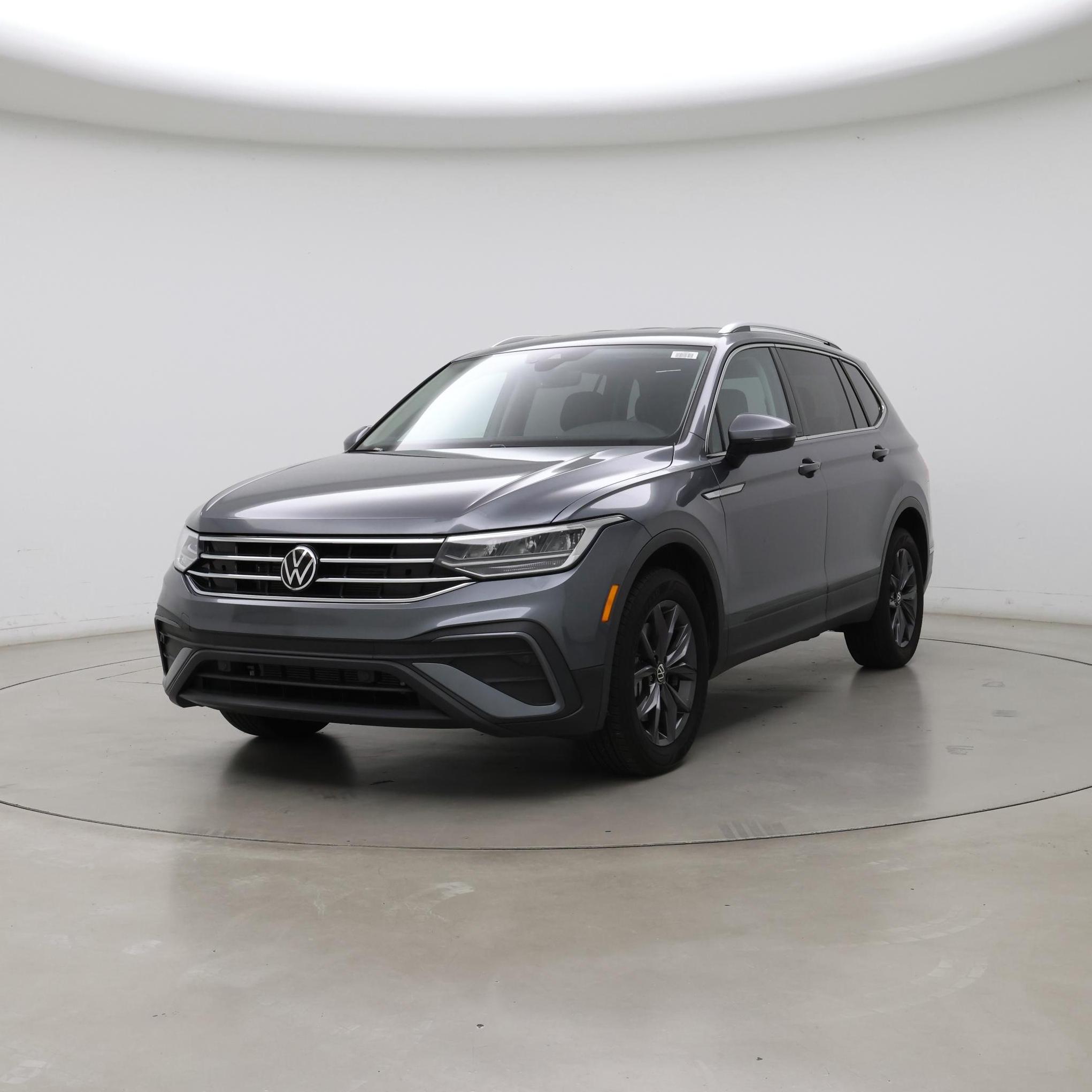 Thumbnail: 2022 Volkswagen Tiguan - 4