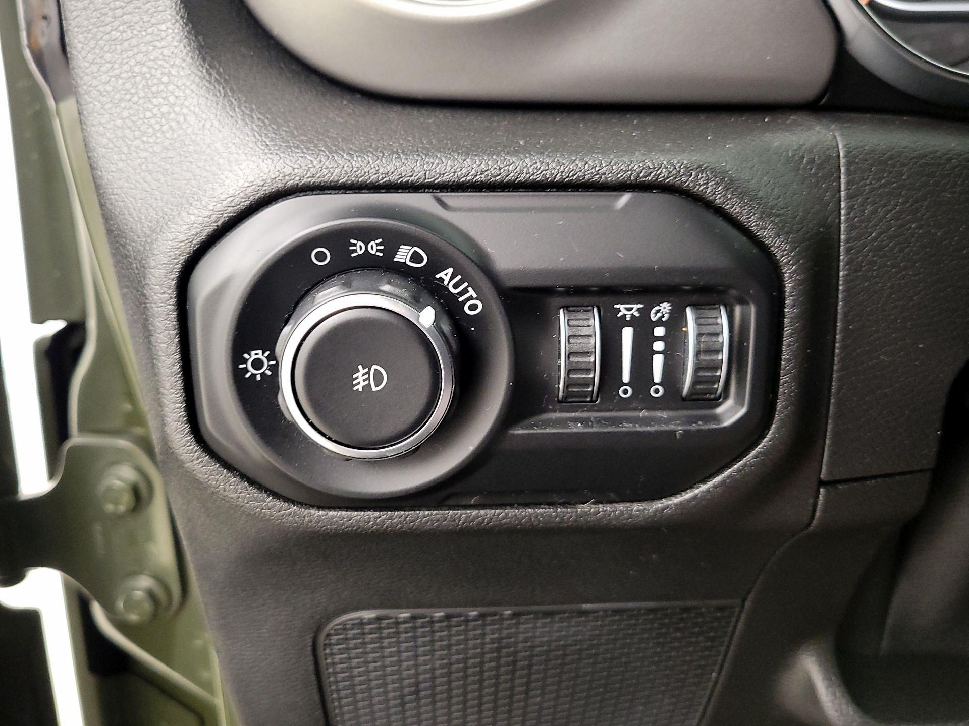 Thumbnail: 2021 Jeep Wrangler - 13